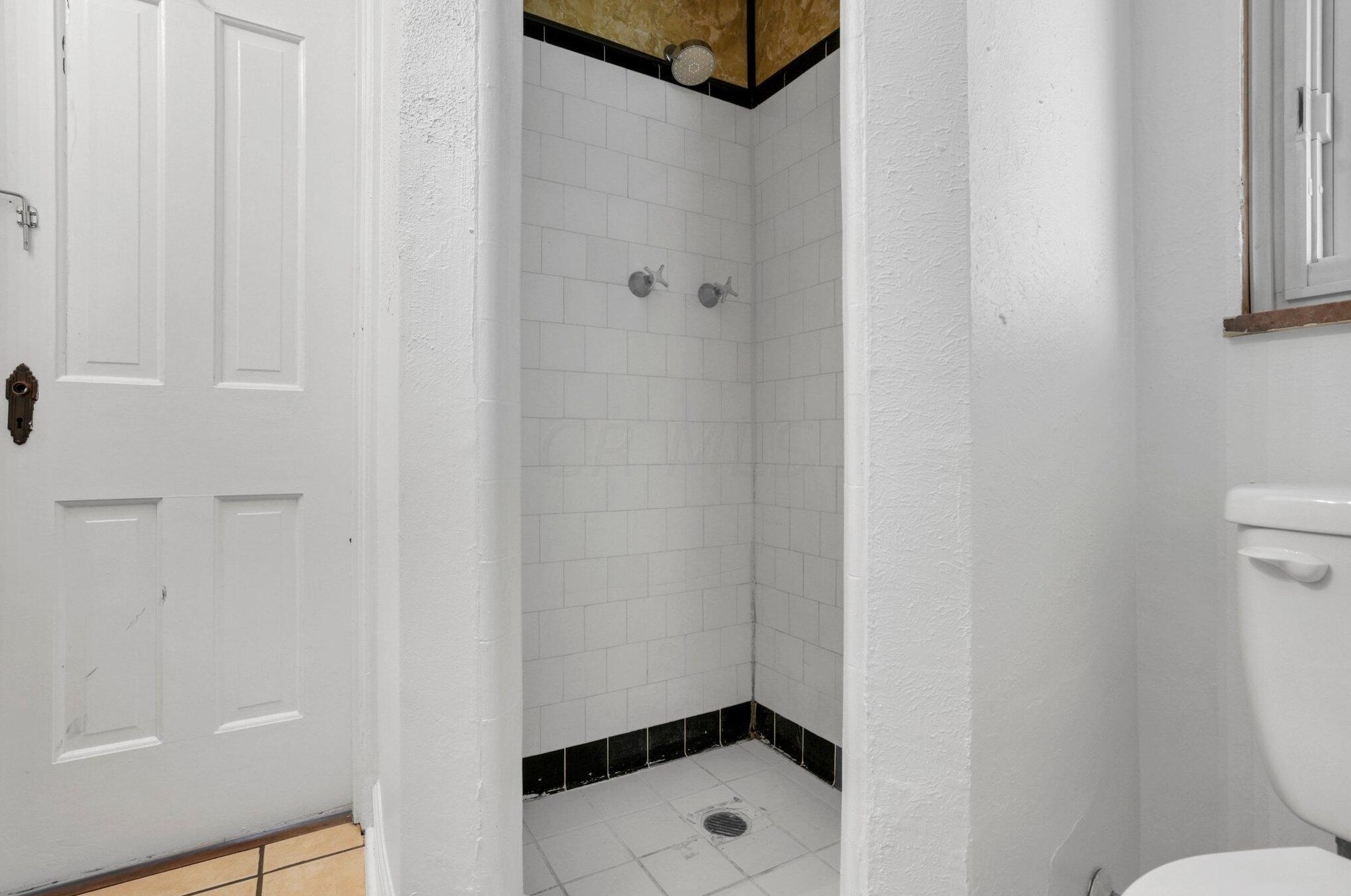 80 Edgevale Rd, Columbus OH 43221-1215 exterior