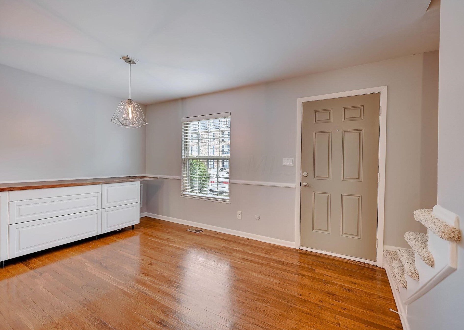 2585 Olde Hill Ct, Columbus OH  43221-3678 exterior