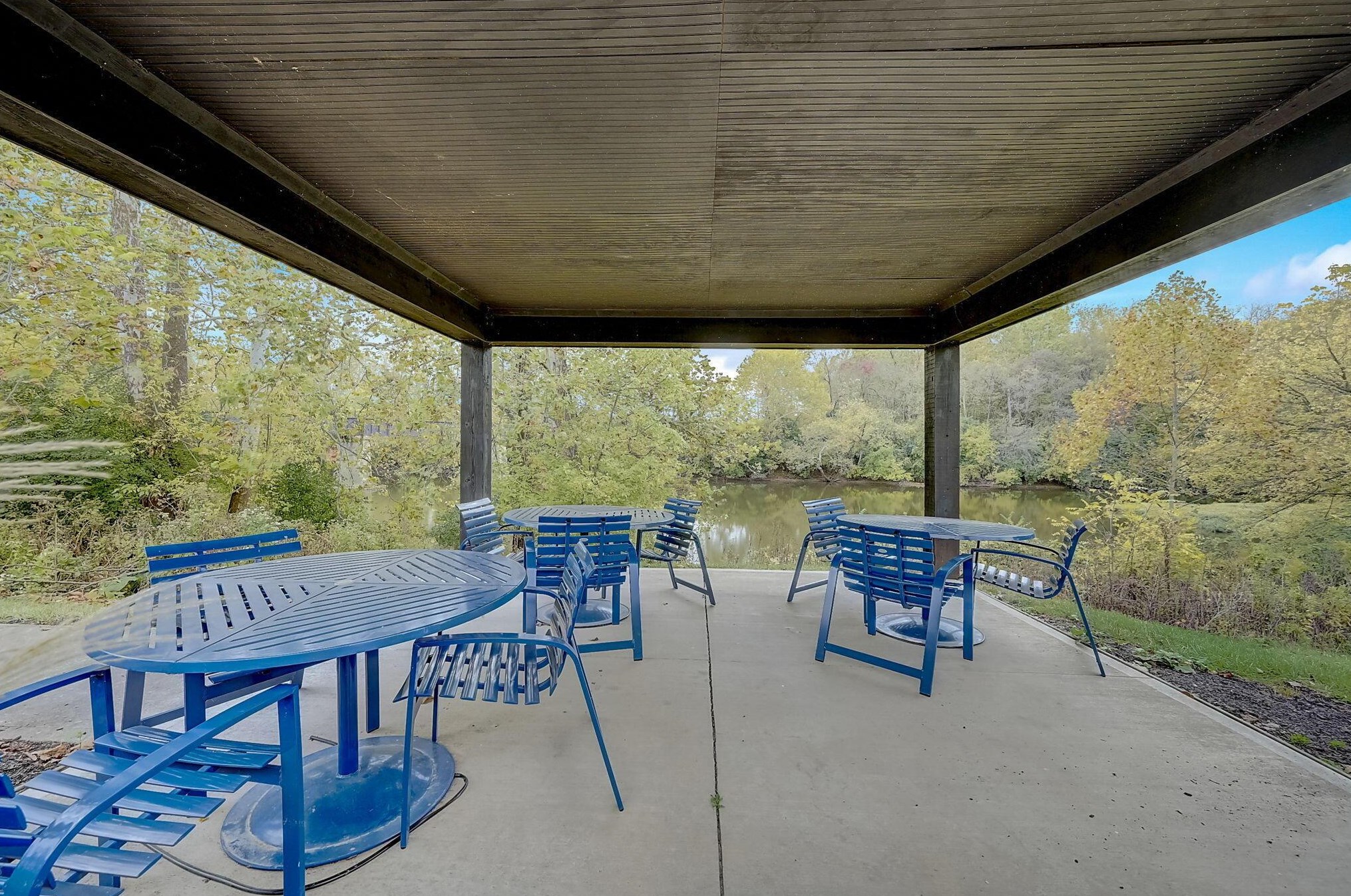 2585 Olde Hill Ct, Columbus OH  43221-3678 exterior