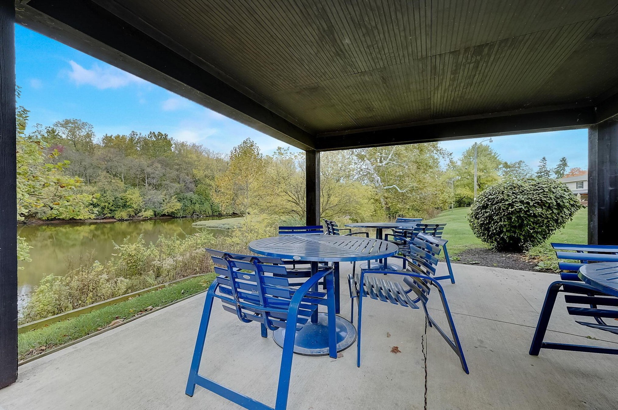 2585 Olde Hill Ct, Columbus OH  43221-3678 exterior