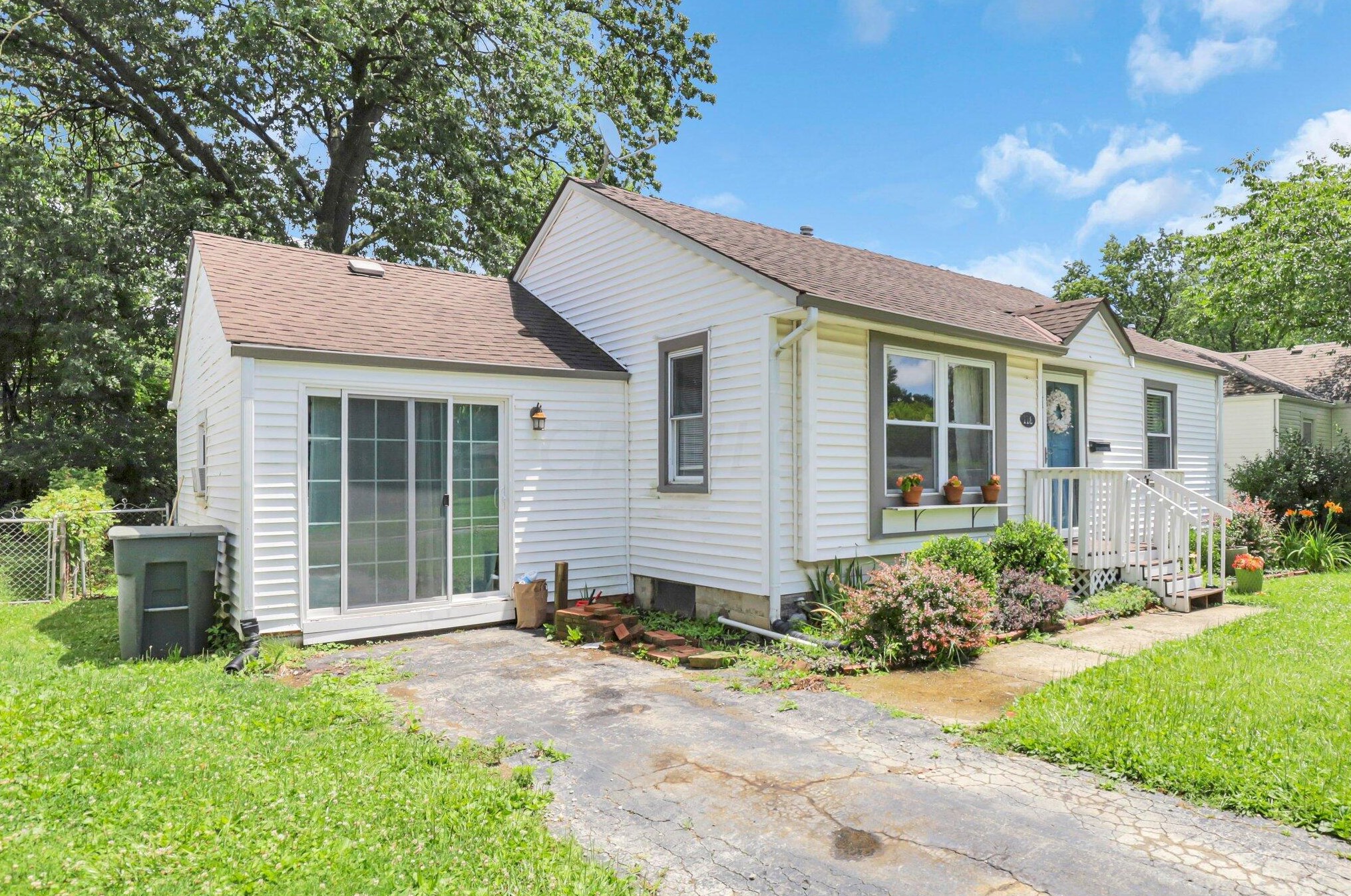 118 Gould Rd, Columbus OH 43209-1175 exterior