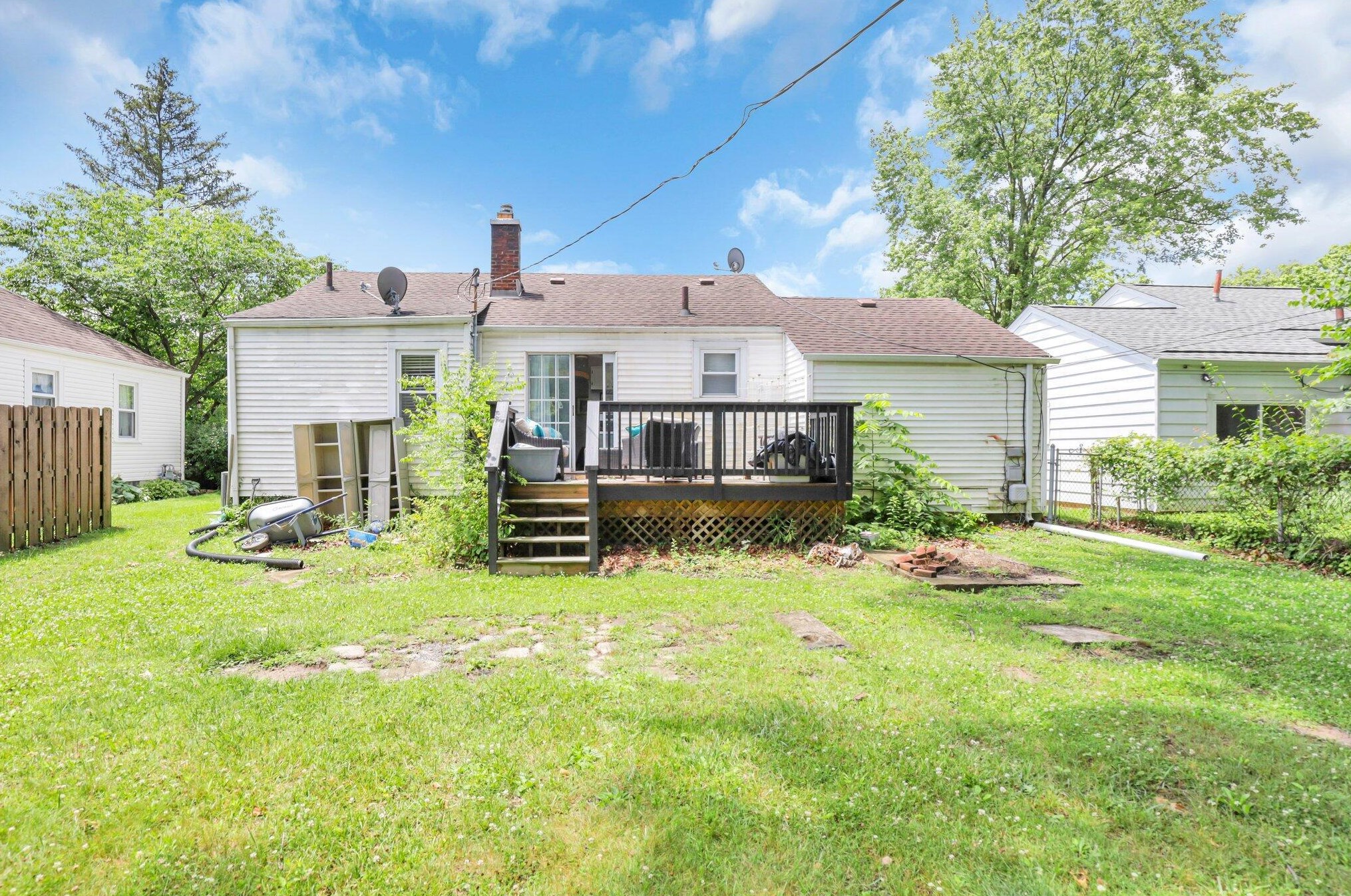 118 Gould Rd, Columbus OH 43209-1175 exterior