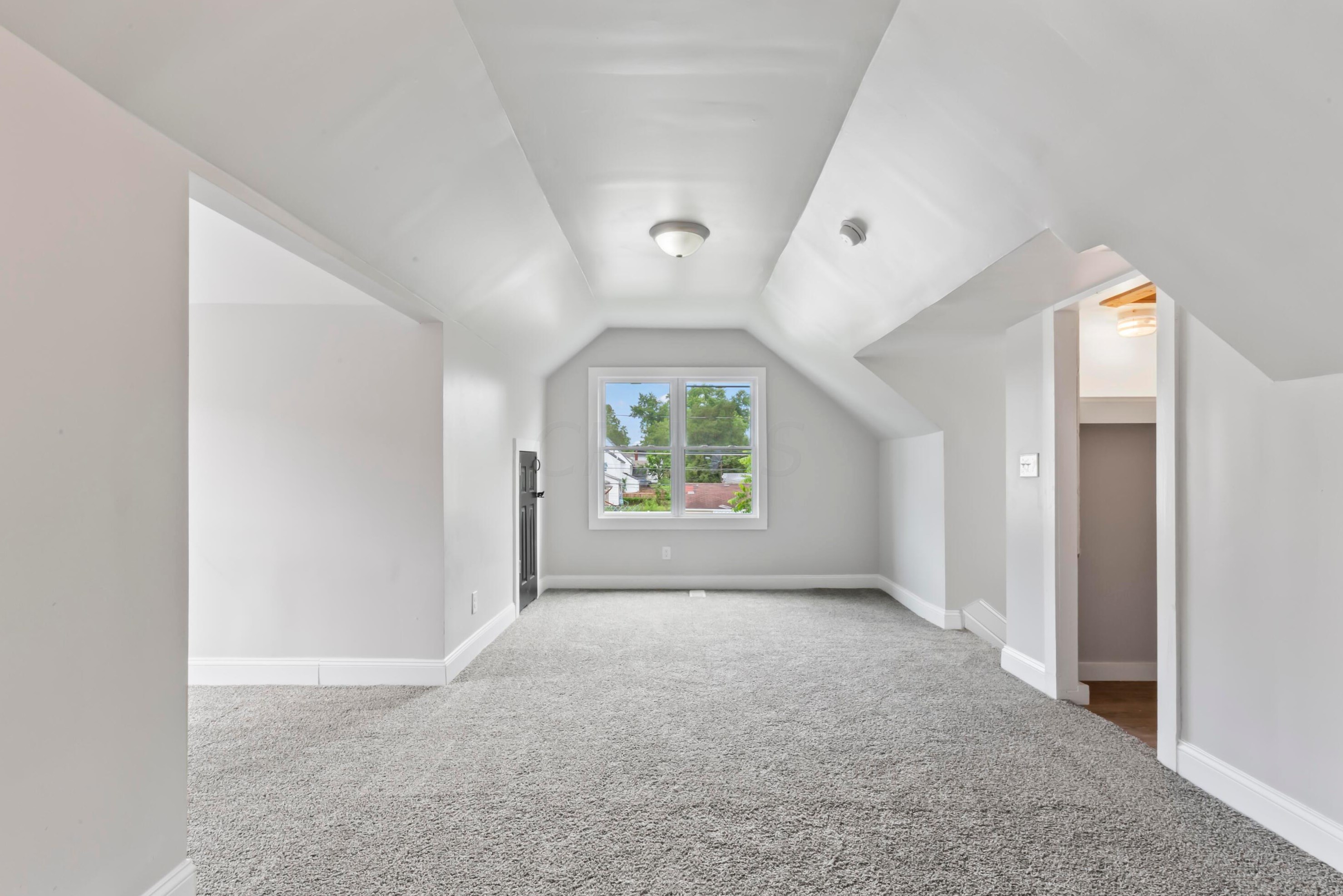 1468 Whittier St, Columbus OH 43206-1864 exterior