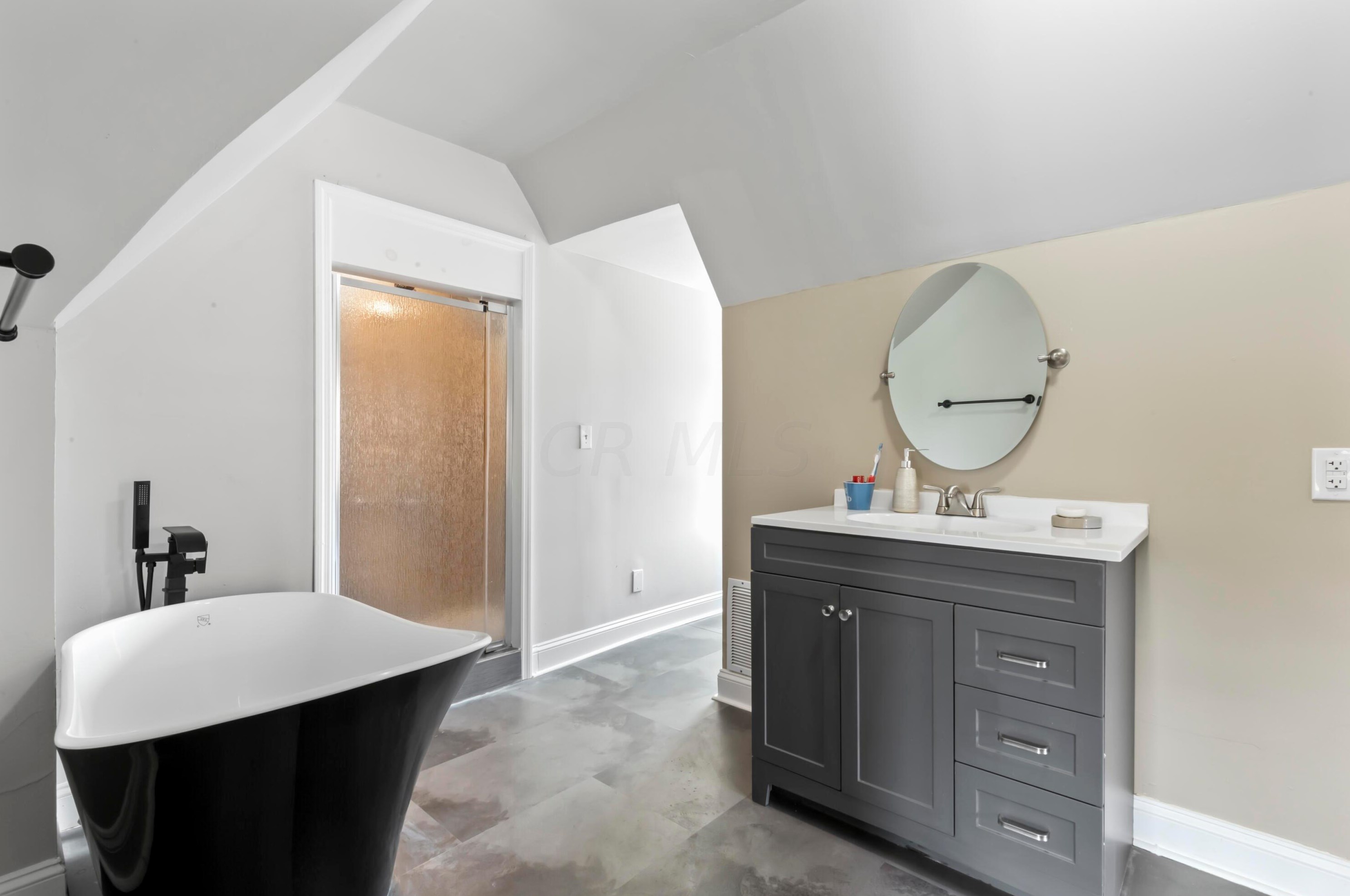 1468 Whittier St, Columbus OH 43206-1864 exterior