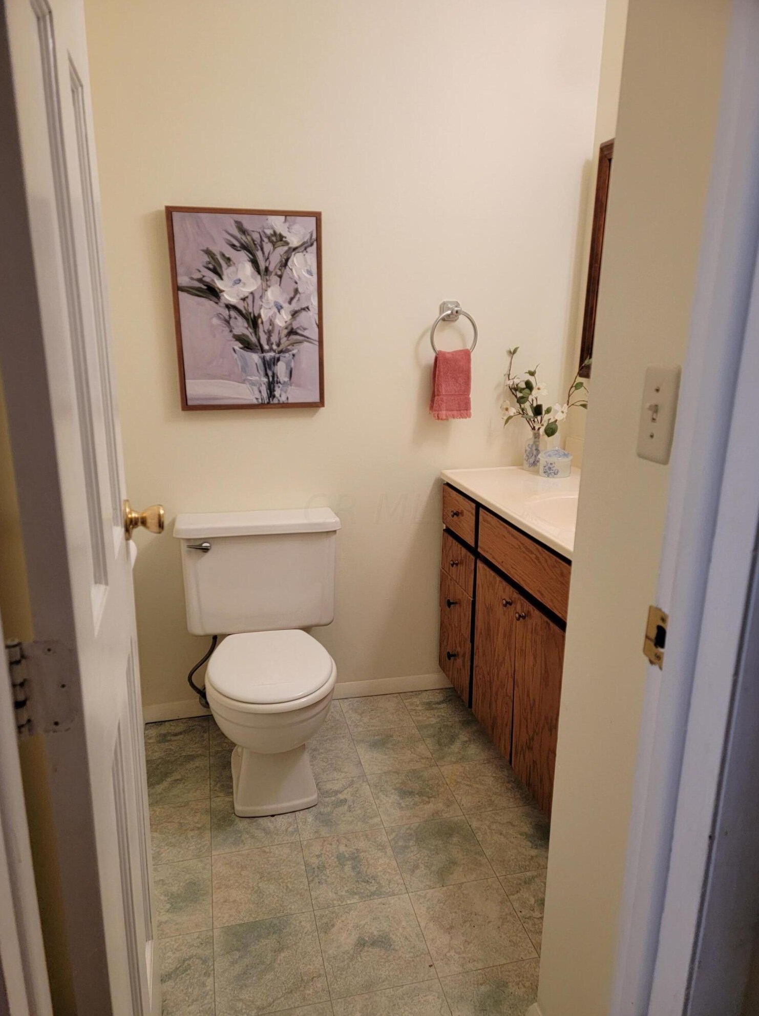 852 Tamara Dr, Columbus OH 43230-3273 exterior