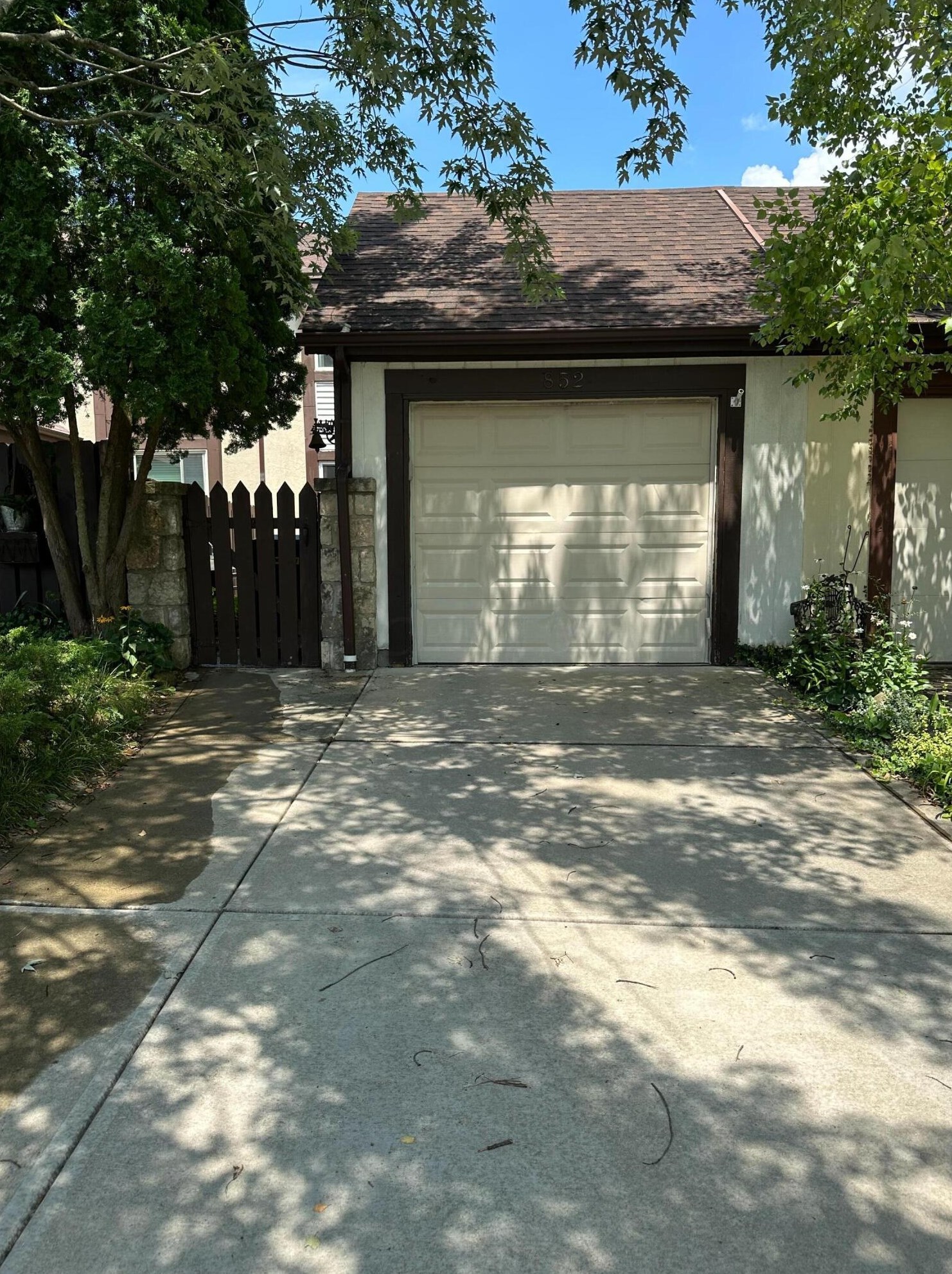 852 Tamara Dr, Columbus OH 43230-3273 exterior