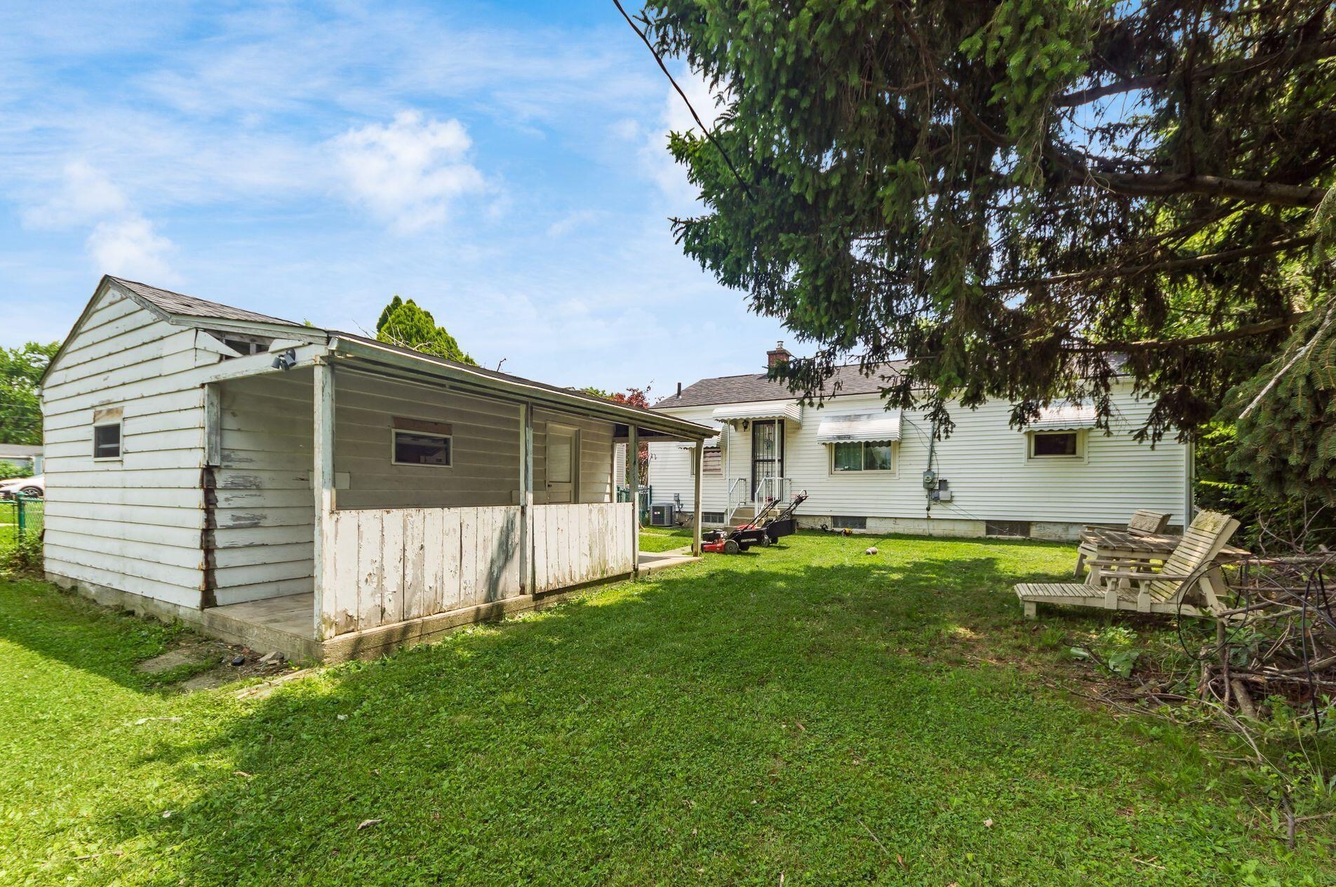 3527 Beulah Rd, Columbus OH 43224-3217 exterior