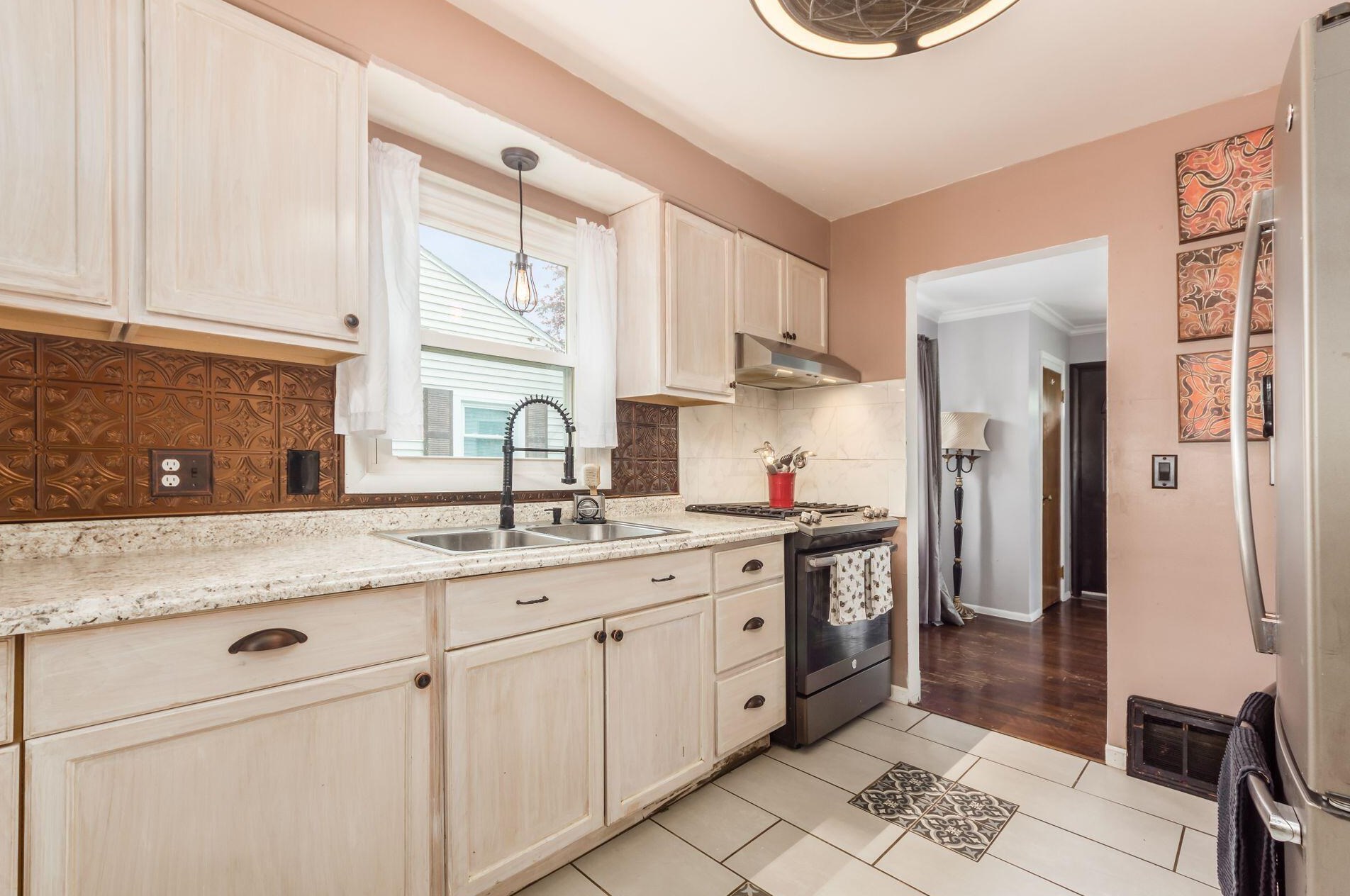 3527 Beulah Rd, Columbus OH 43224-3217 exterior