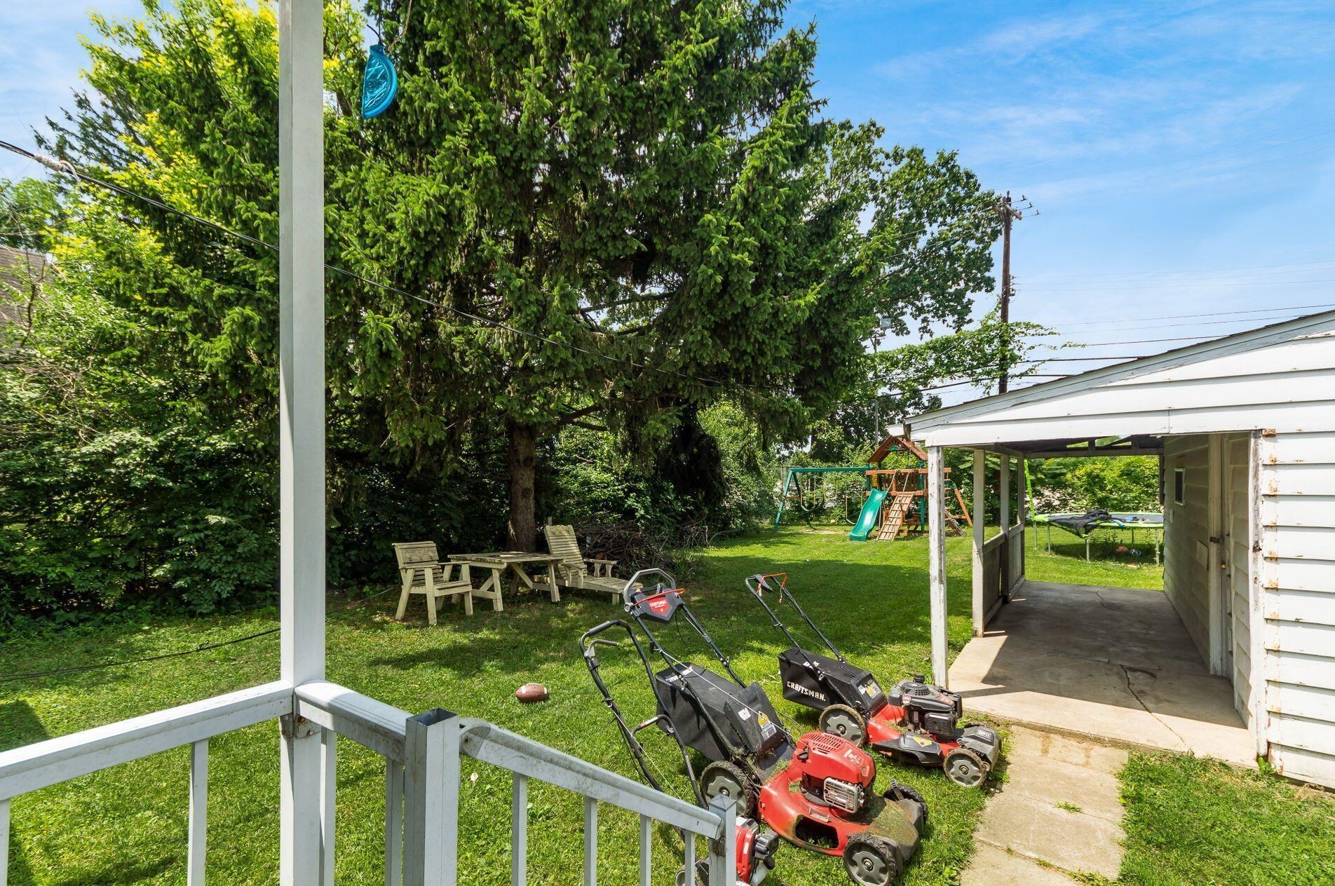 3527 Beulah Rd, Columbus OH 43224-3217 exterior