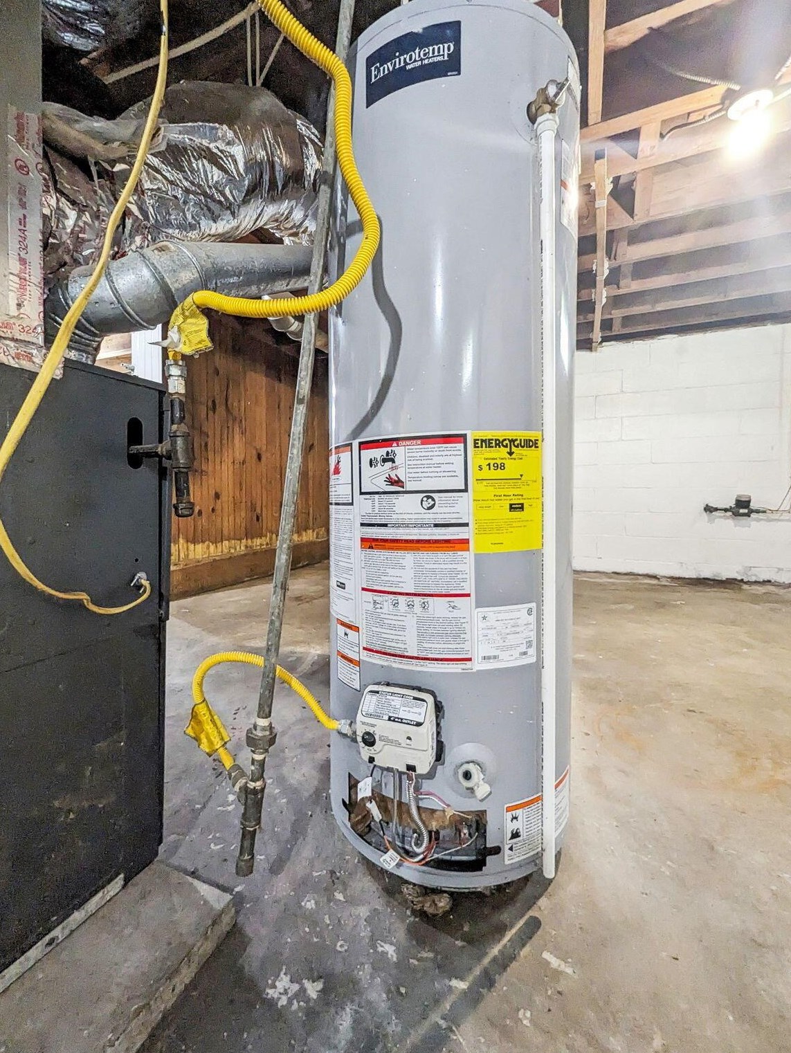 2678 Eakin Rd, Columbus OH 43204-2819 exterior