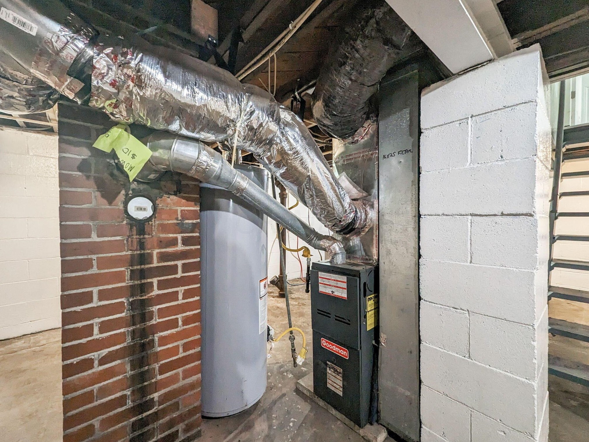 2678 Eakin Rd, Columbus OH 43204-2819 exterior