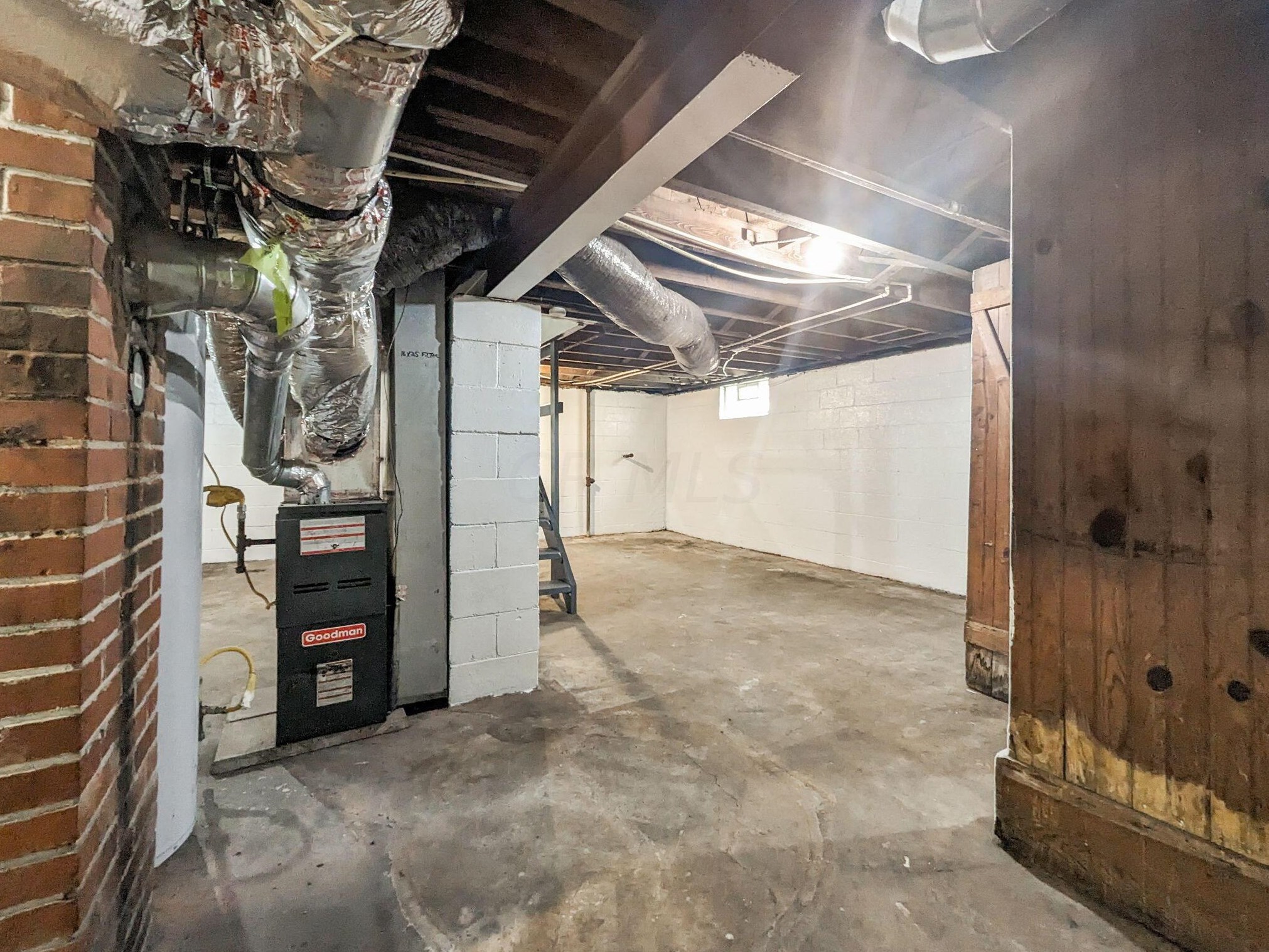 2678 Eakin Rd, Columbus OH 43204-2819 exterior