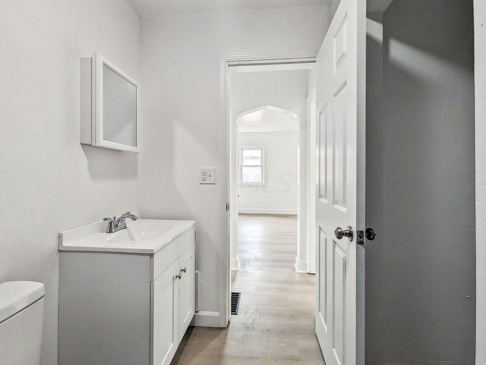 2678 Eakin Rd, Columbus OH 43204-2819 exterior