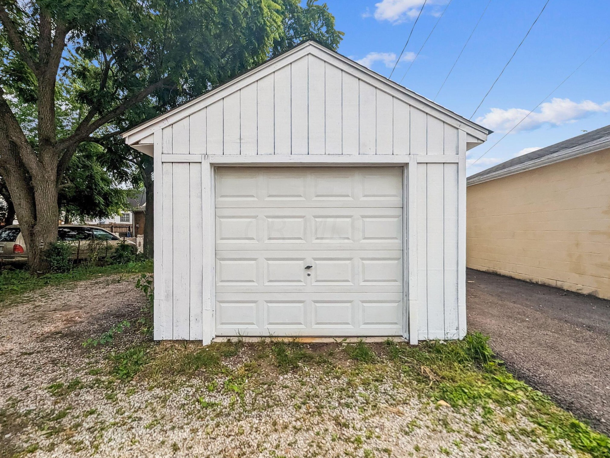 2678 Eakin Rd, Columbus OH 43204-2819 exterior