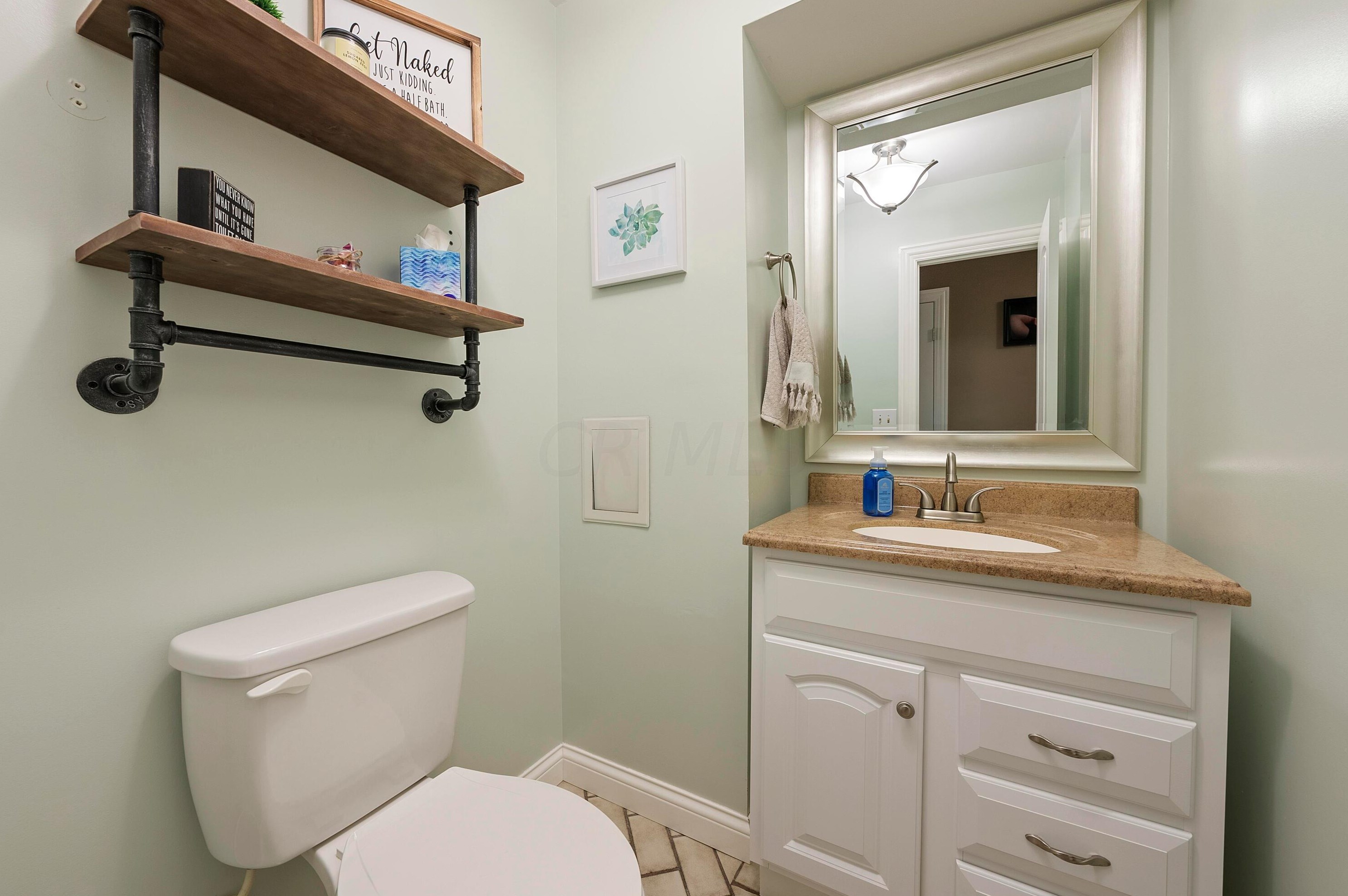 5020 Etna Rd, Columbus OH 43213-1948 exterior