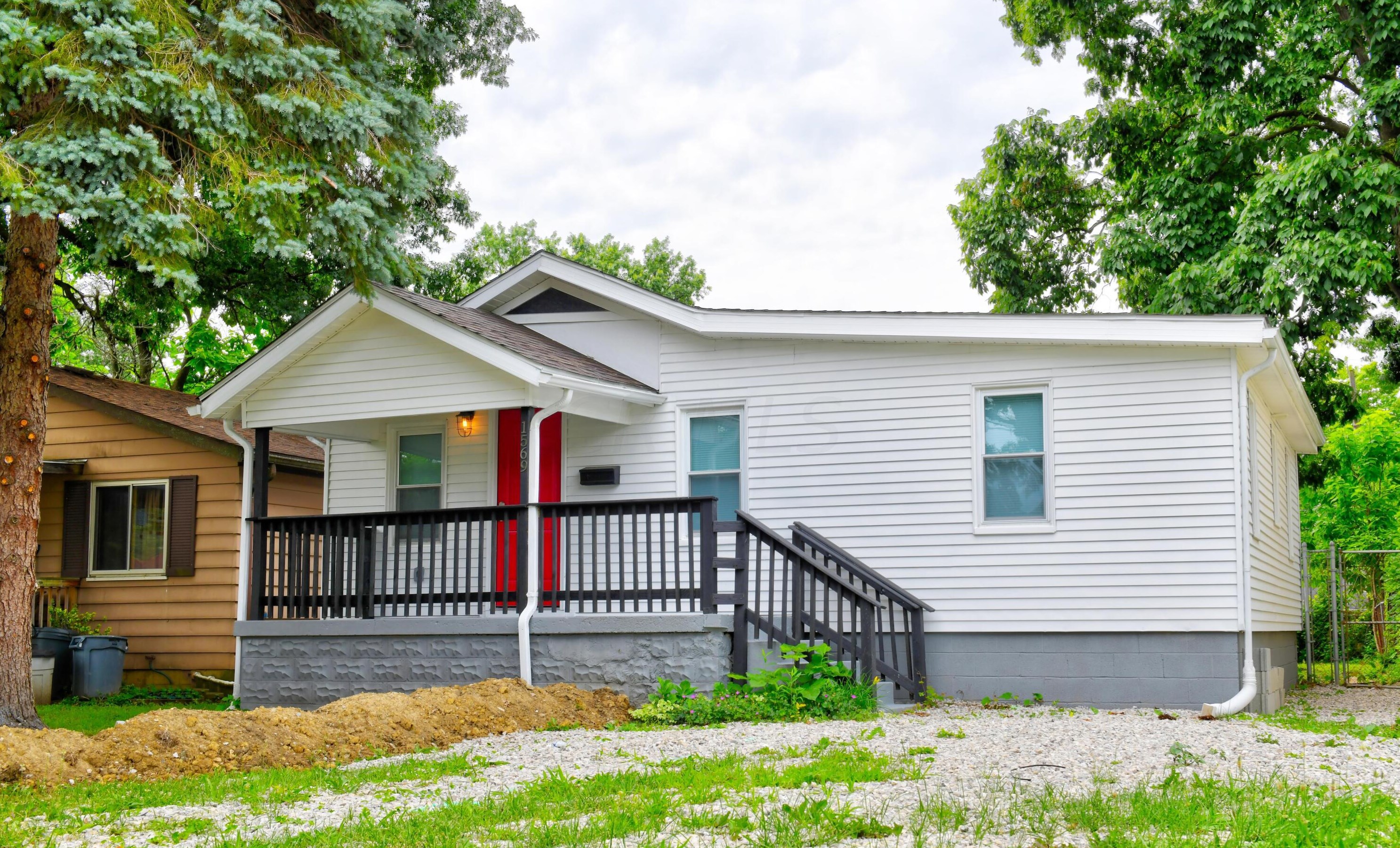 1569 Elmore Ave, Columbus OH 43224-2834 exterior