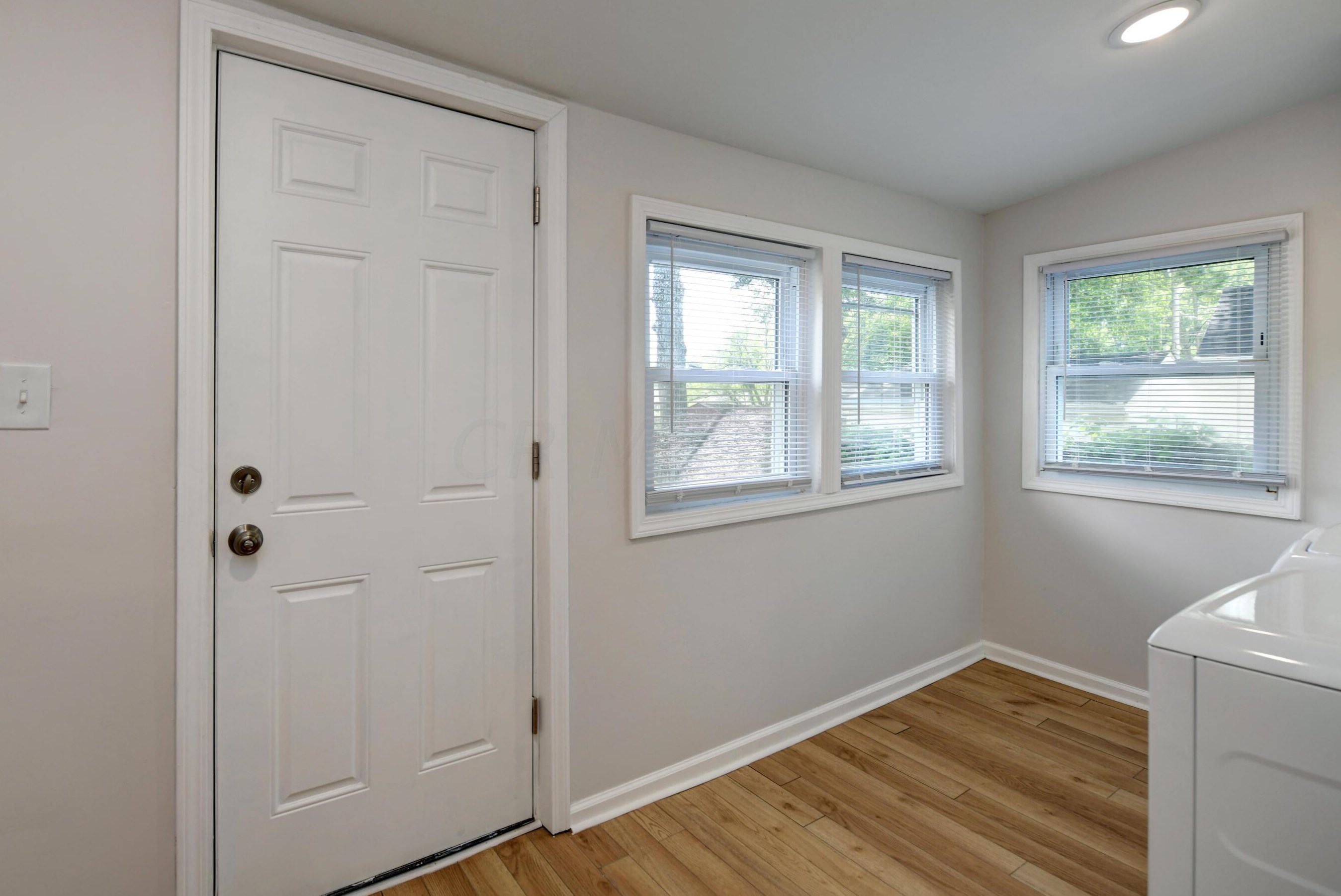 1569 Elmore Ave, Columbus OH 43224-2834 exterior