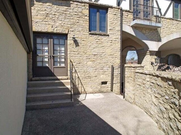 1339 La Rochelle Dr, Columbus OH  43221-1531 exterior