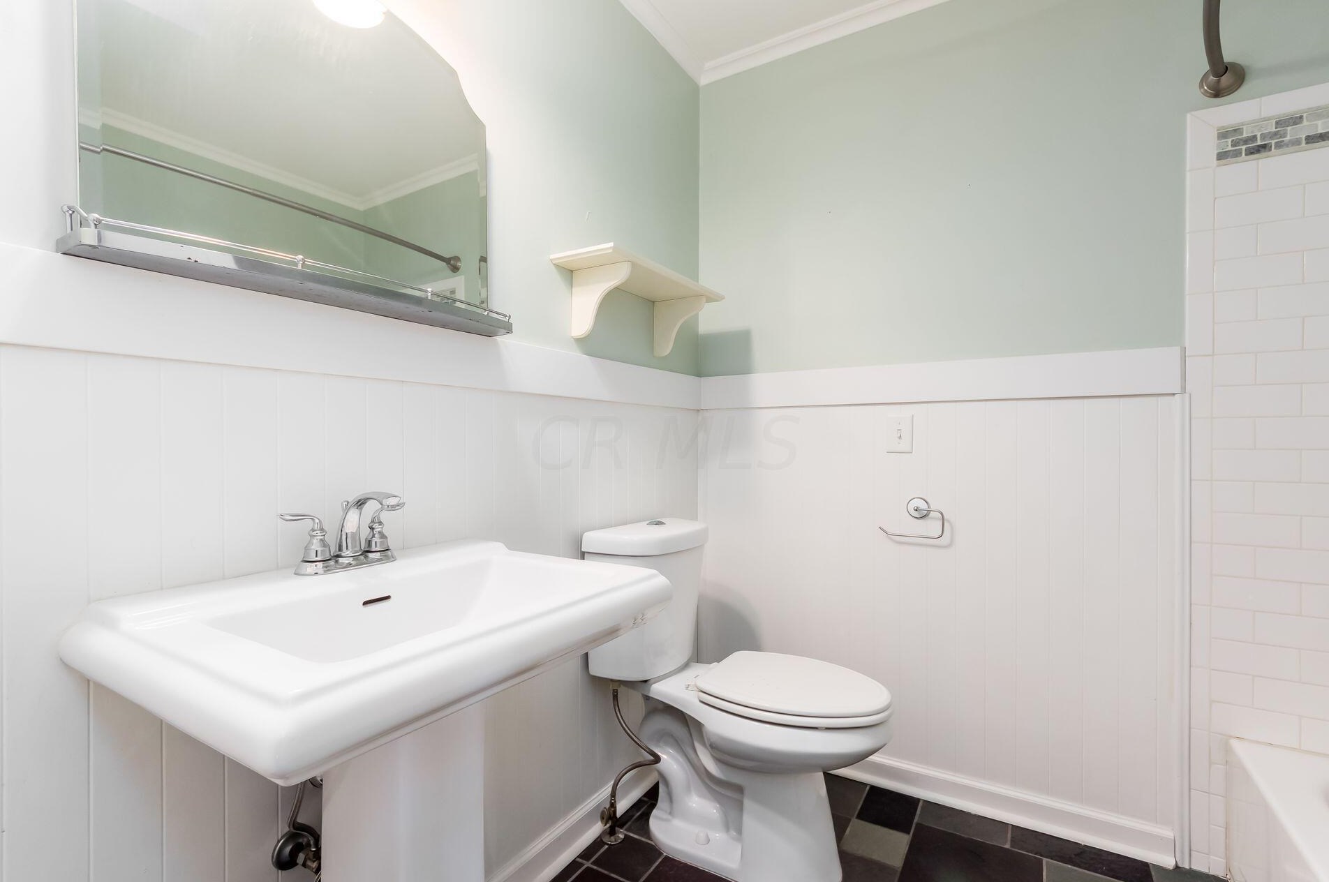 436 Selby Blvd, Columbus OH  43085-3722 exterior