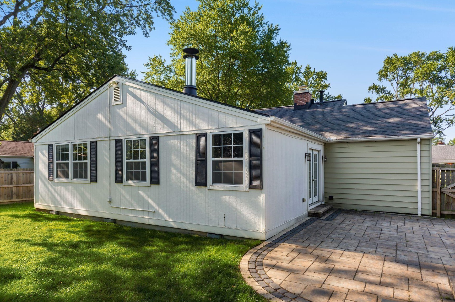 436 Selby Blvd, Columbus OH  43085-3722 exterior