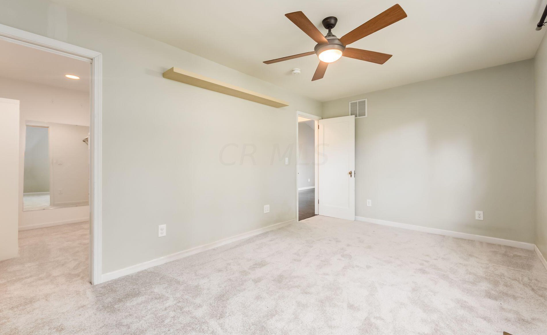 436 Selby Blvd, Columbus OH  43085-3722 exterior