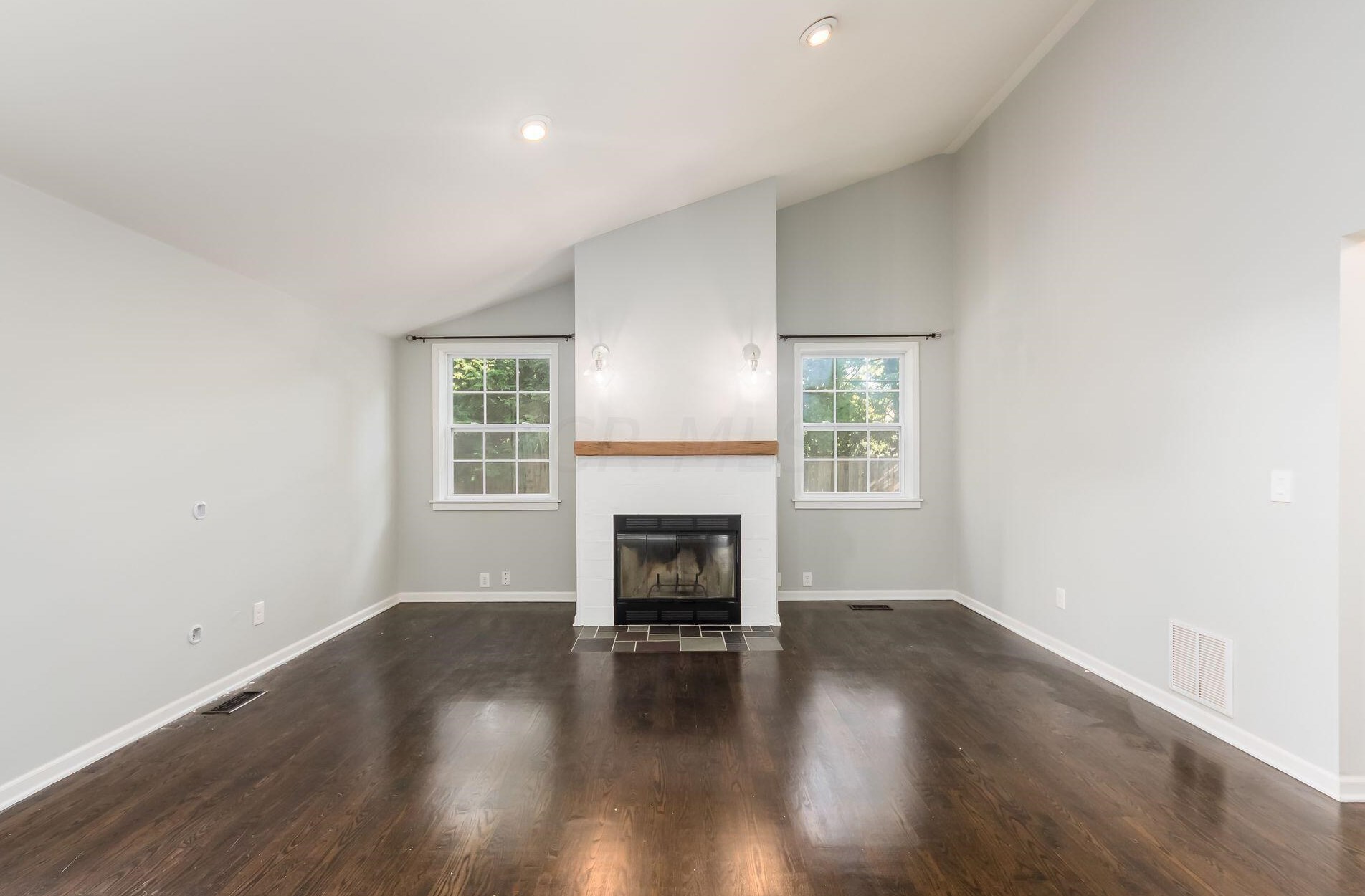 436 Selby Blvd, Columbus OH  43085-3722 exterior