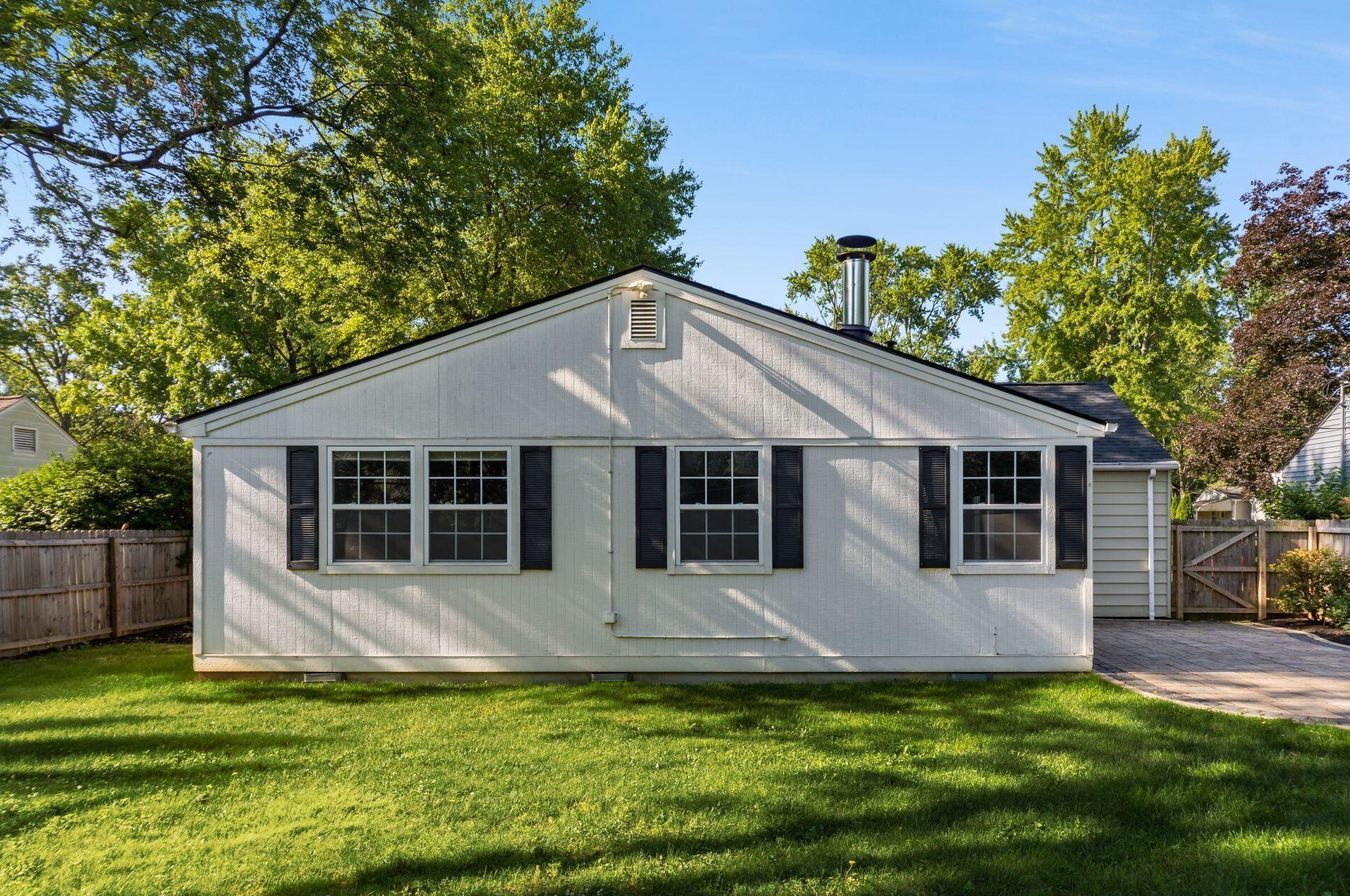 436 Selby Blvd, Columbus OH  43085-3722 exterior