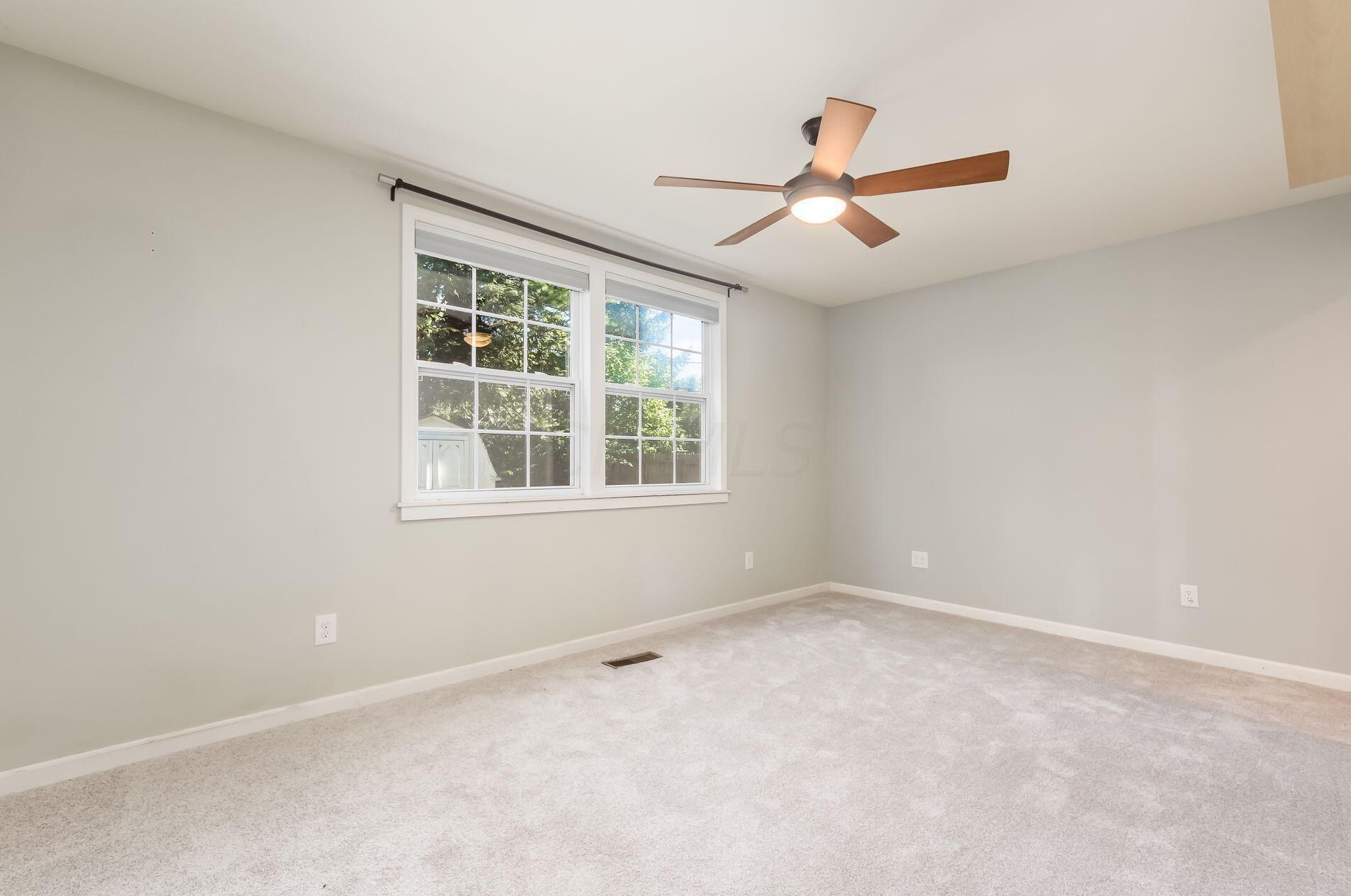 436 Selby Blvd, Columbus OH  43085-3722 exterior