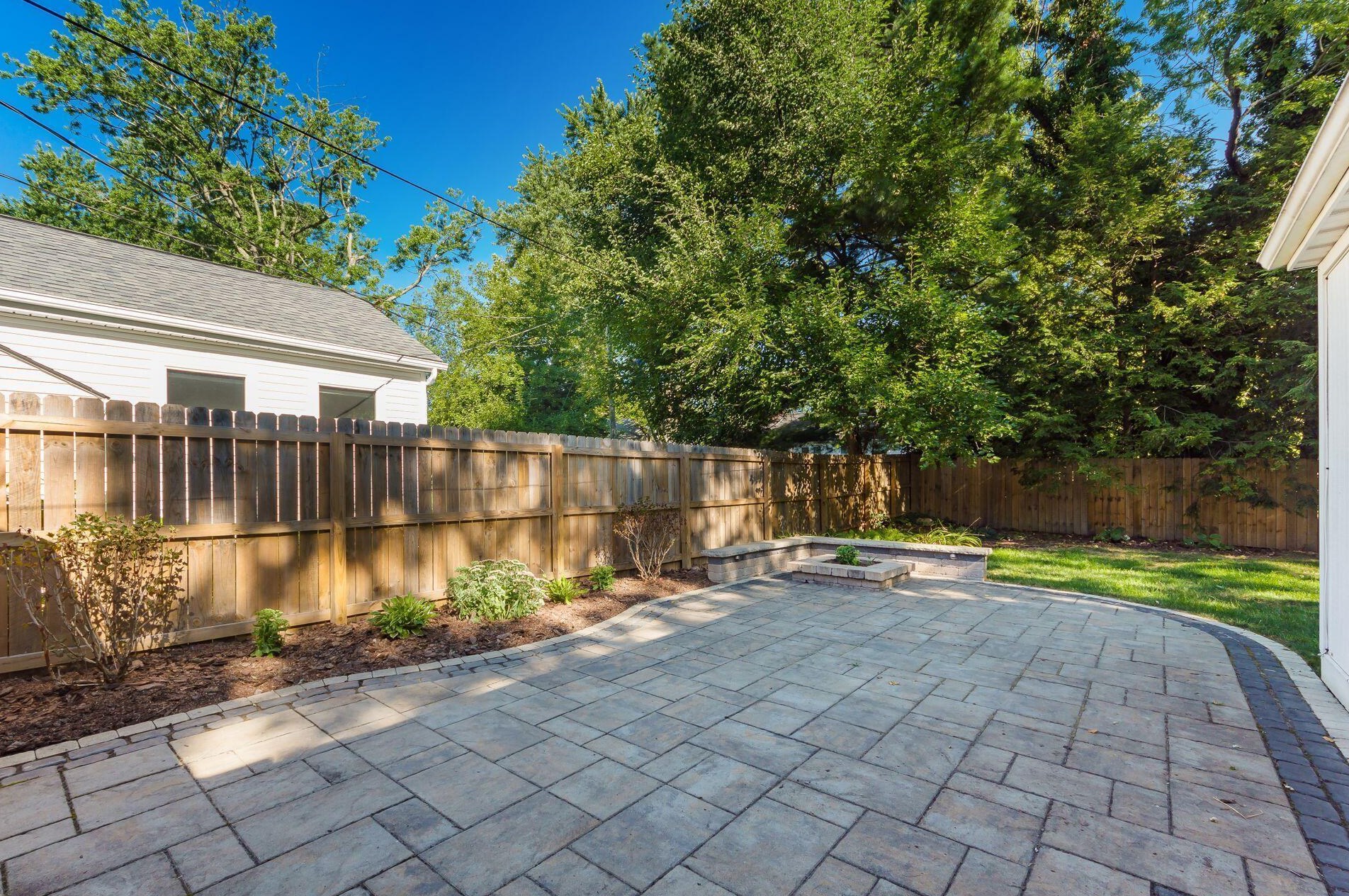 436 Selby Blvd, Columbus OH  43085-3722 exterior