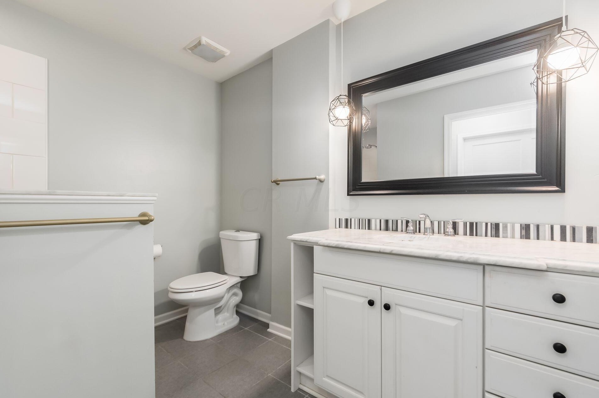 436 Selby Blvd, Columbus OH  43085-3722 exterior