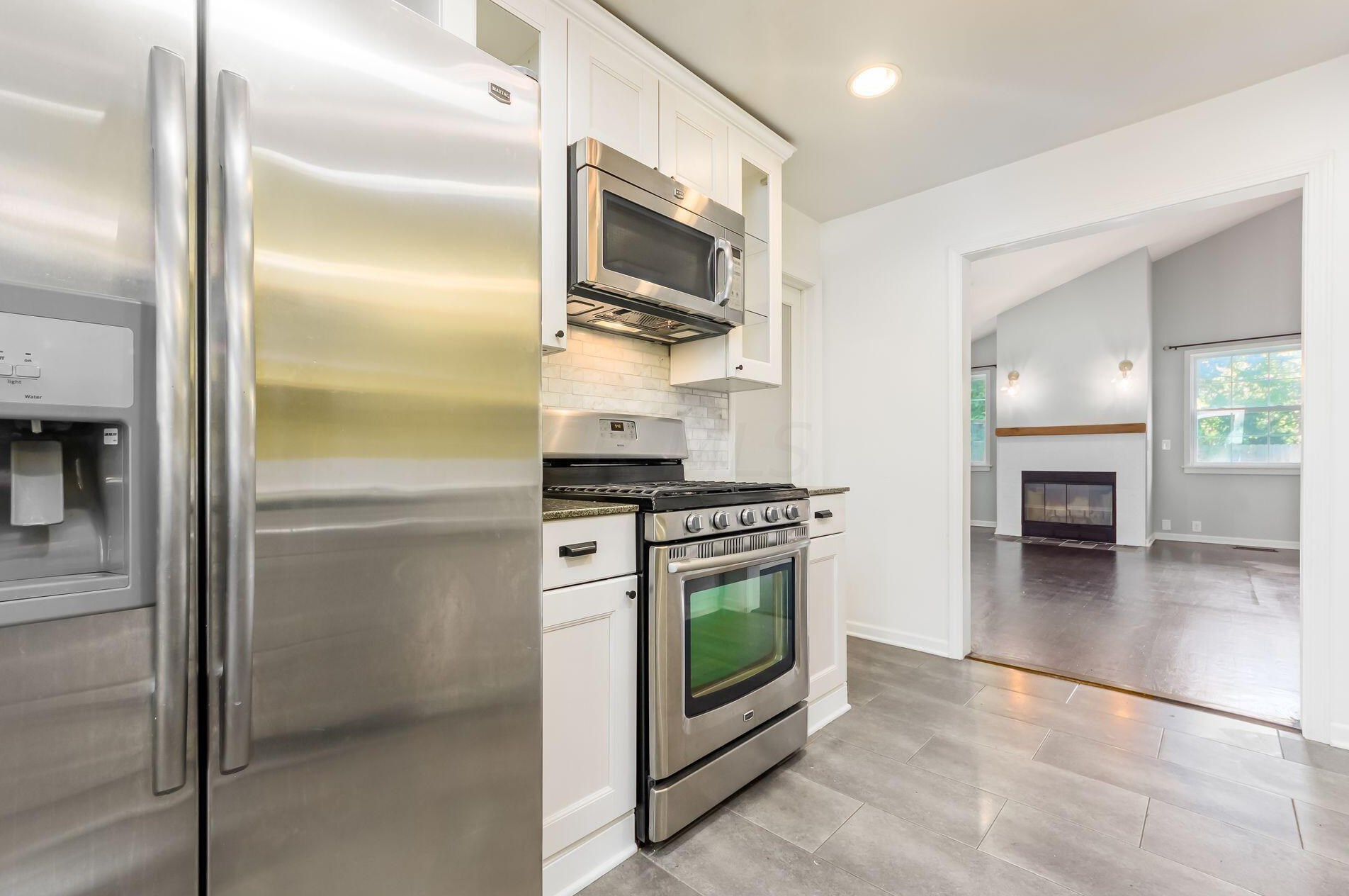 436 Selby Blvd, Columbus OH  43085-3722 exterior