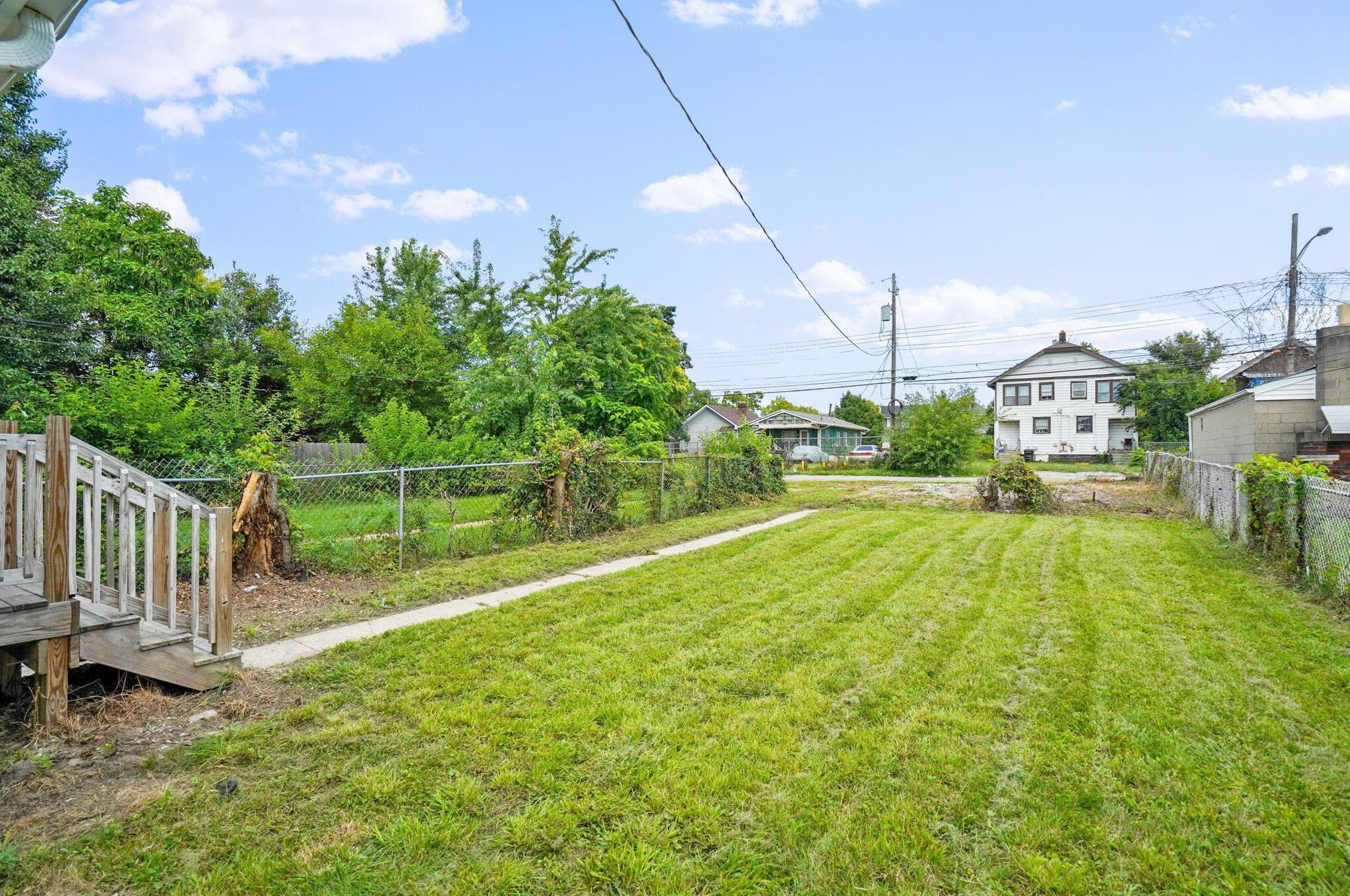 1176 Sidney St, Columbus OH  43201-2954 exterior