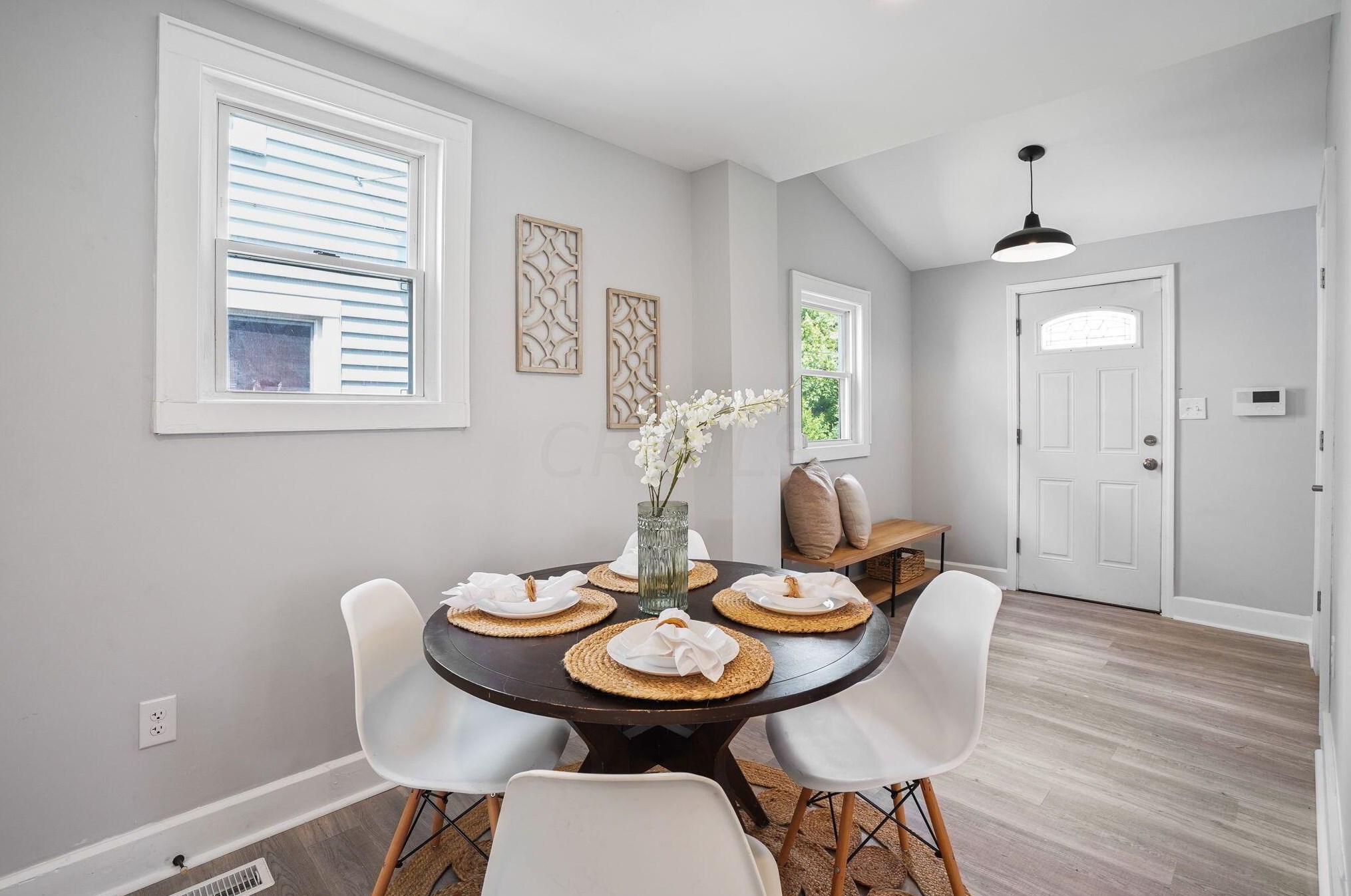 1176 Sidney St, Columbus OH  43201-2954 exterior