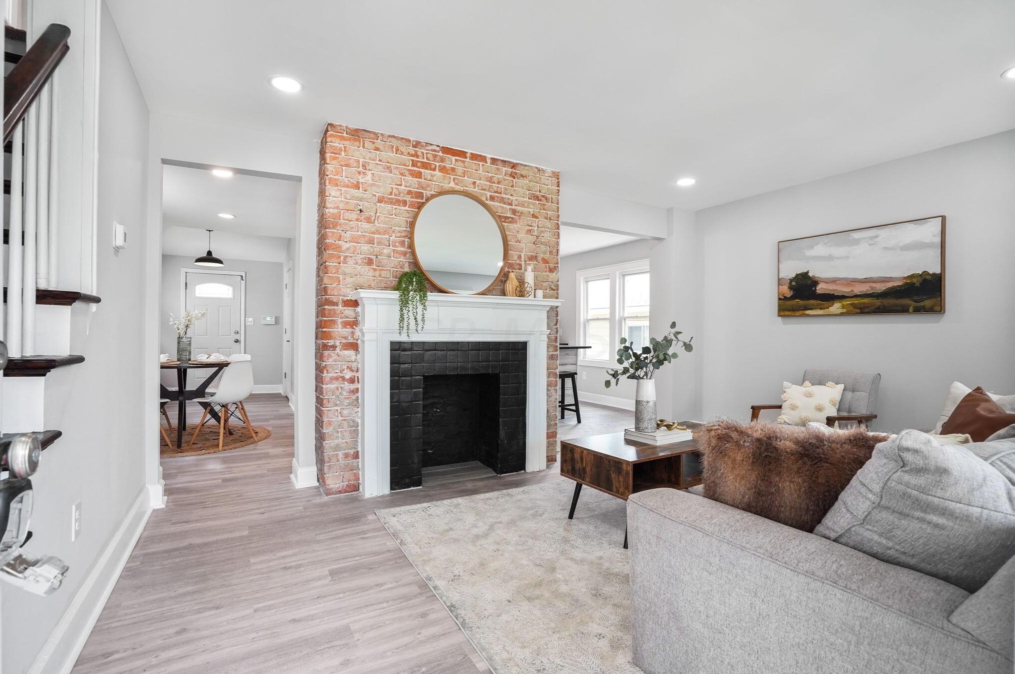 1176 Sidney St, Columbus OH  43201-2954 exterior