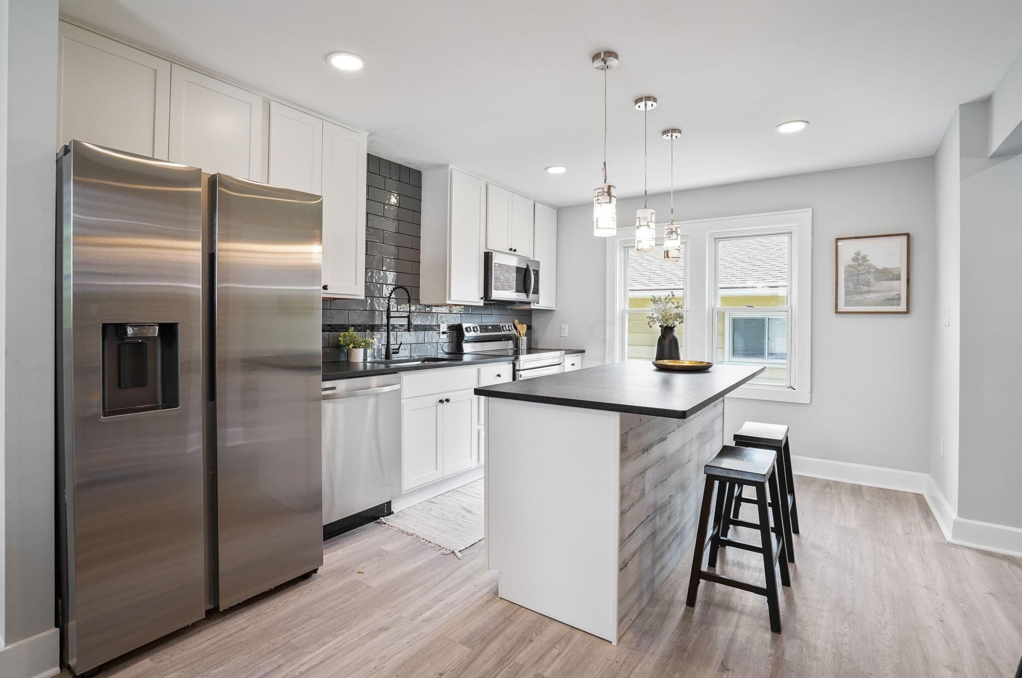 1176 Sidney St, Columbus OH  43201-2954 exterior