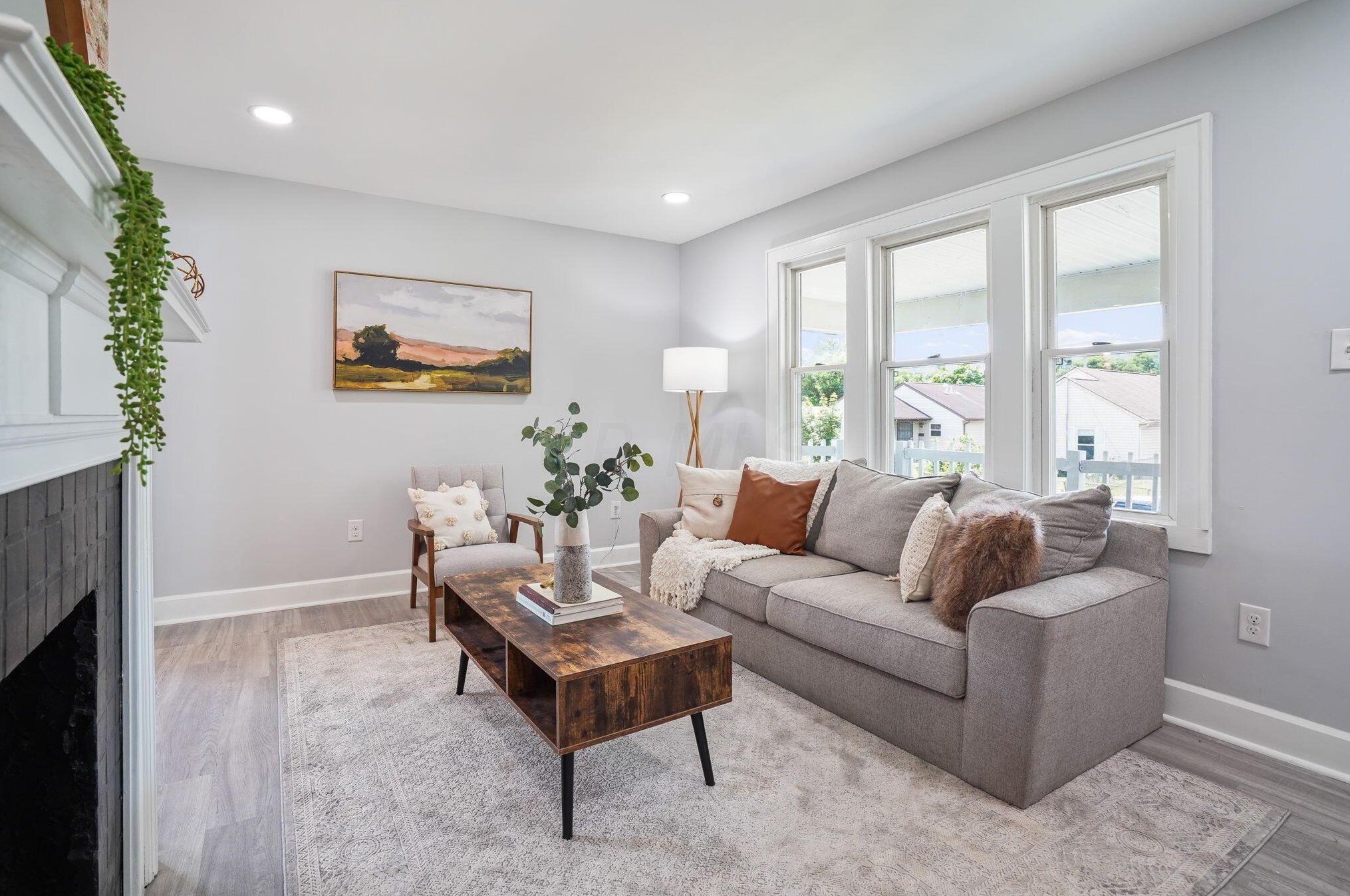 1176 Sidney St, Columbus OH  43201-2954 exterior