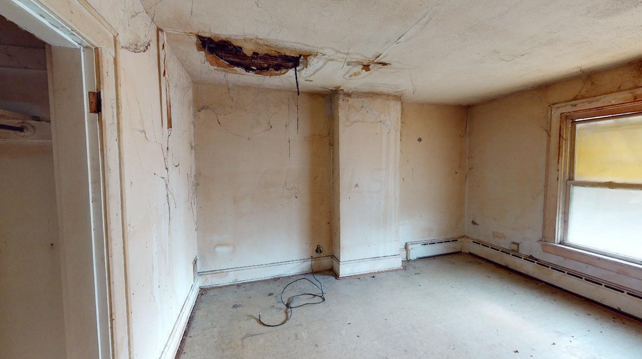 2494 4th St, Columbus OH 43202-2743 exterior