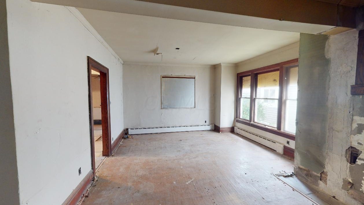 2494 4th St, Columbus OH 43202-2743 exterior