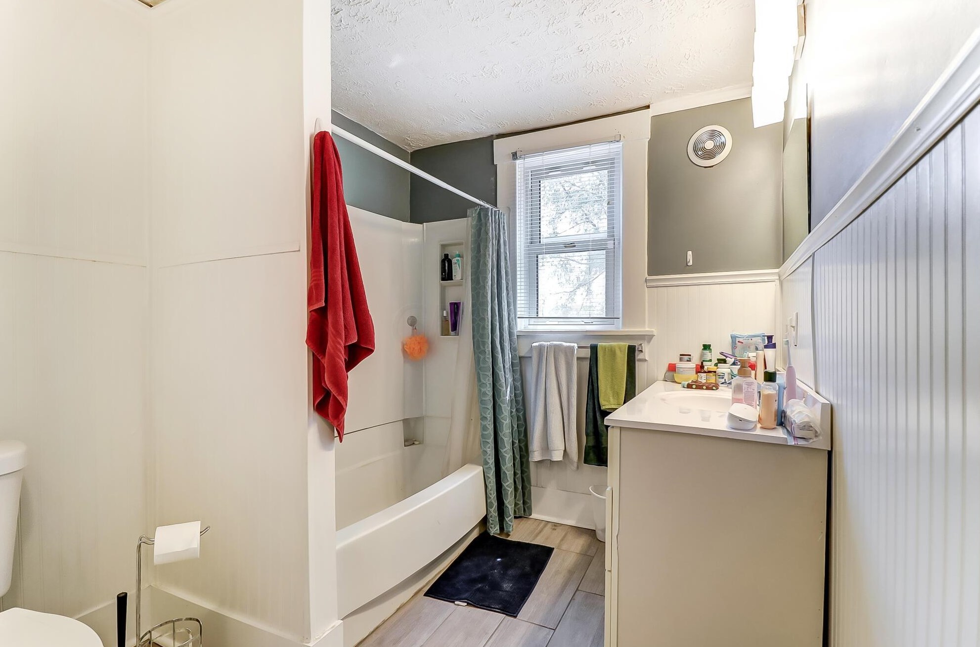 1470 Summit St, Columbus OH  43201-2106 exterior