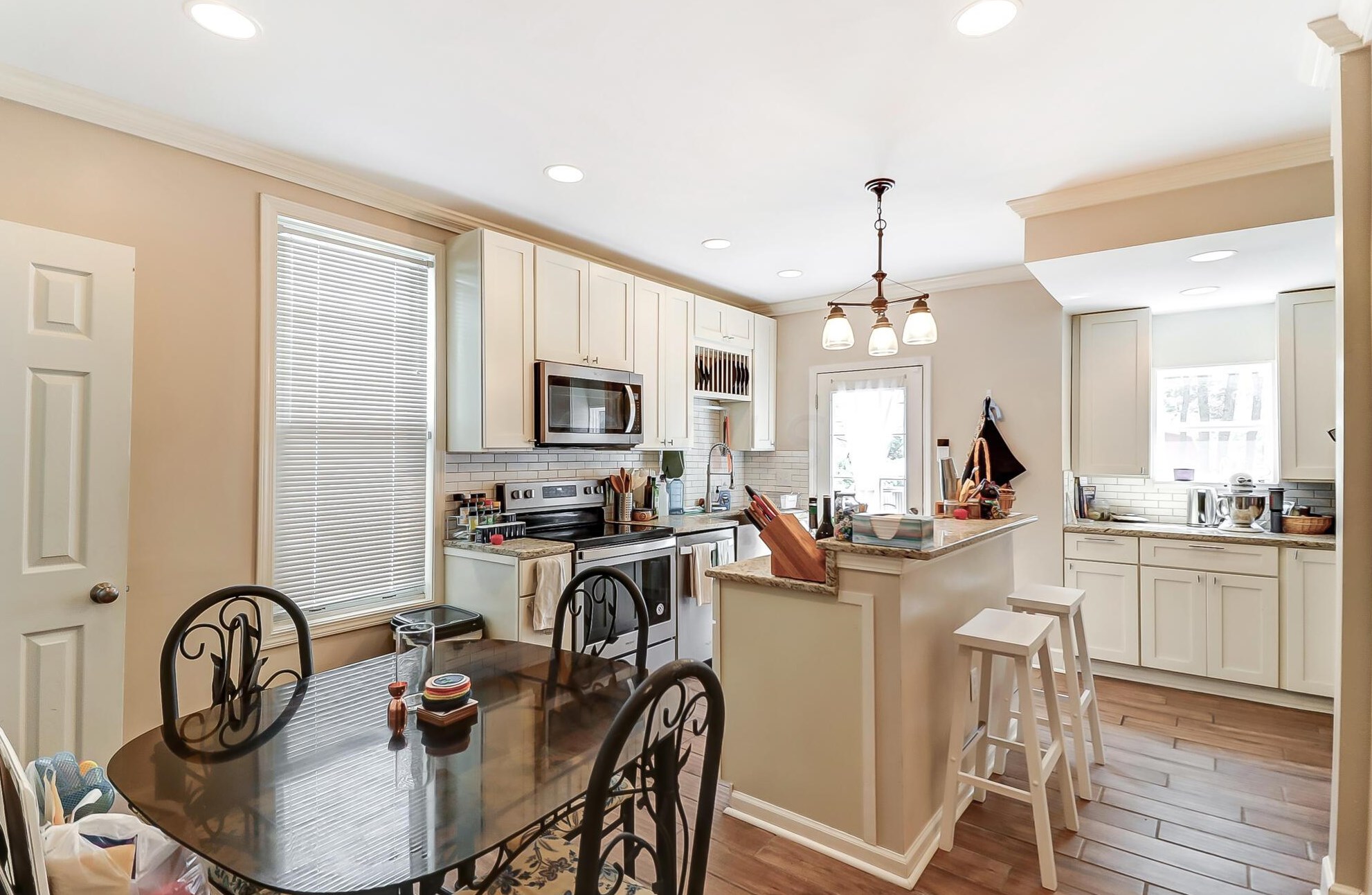 1470 Summit St, Columbus OH  43201-2106 exterior