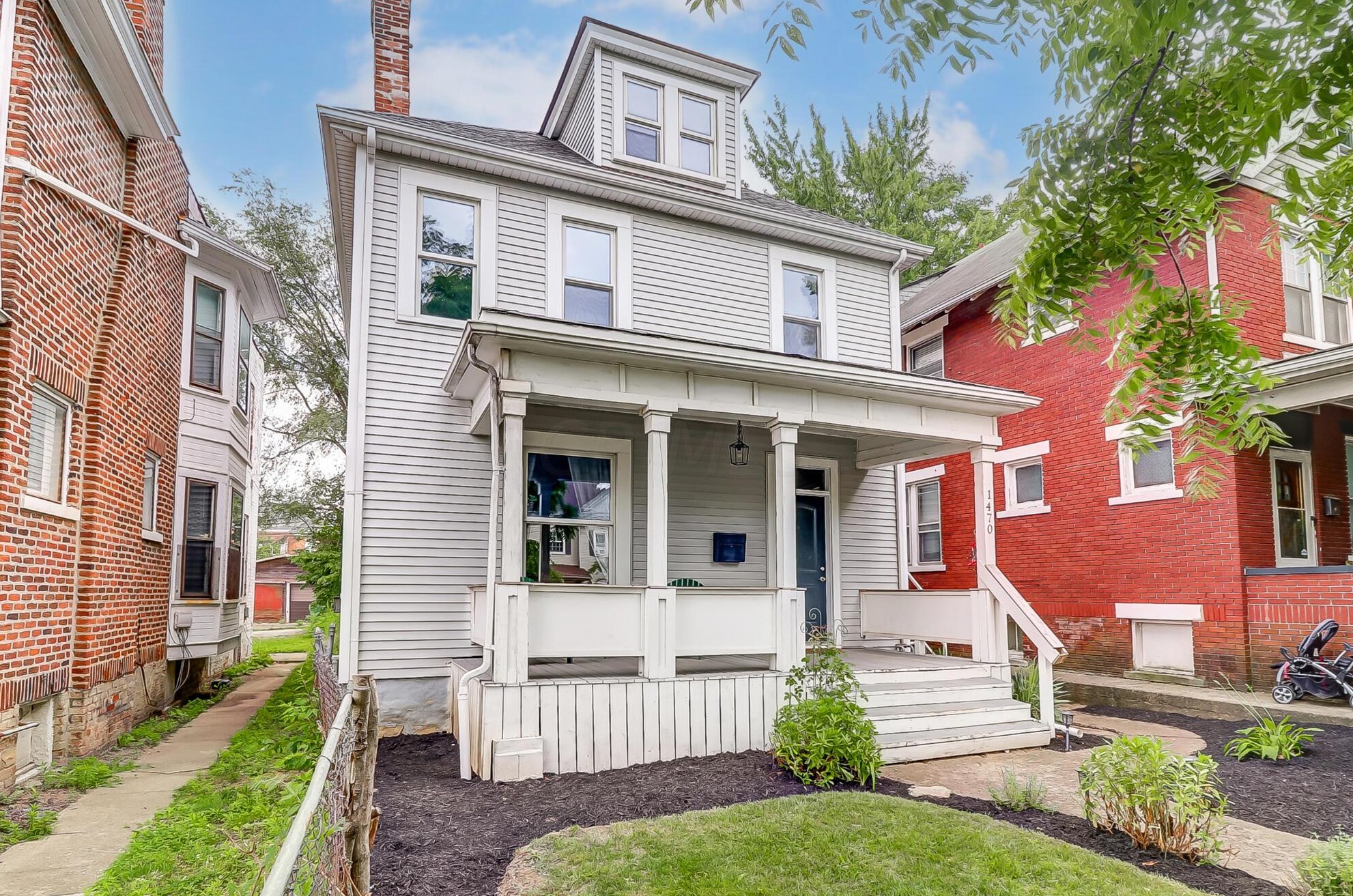 1470 Summit St, Columbus OH  43201-2106 exterior
