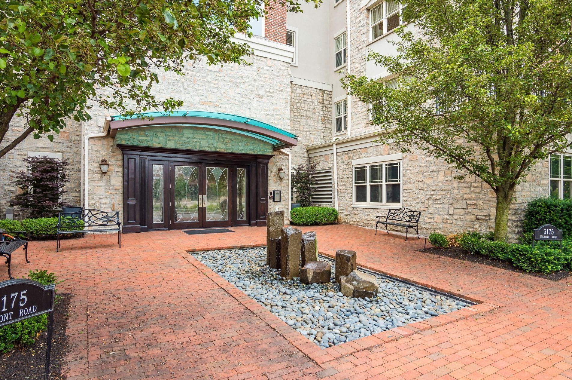 3175 Tremont Rd, Columbus OH  43221-2036 exterior