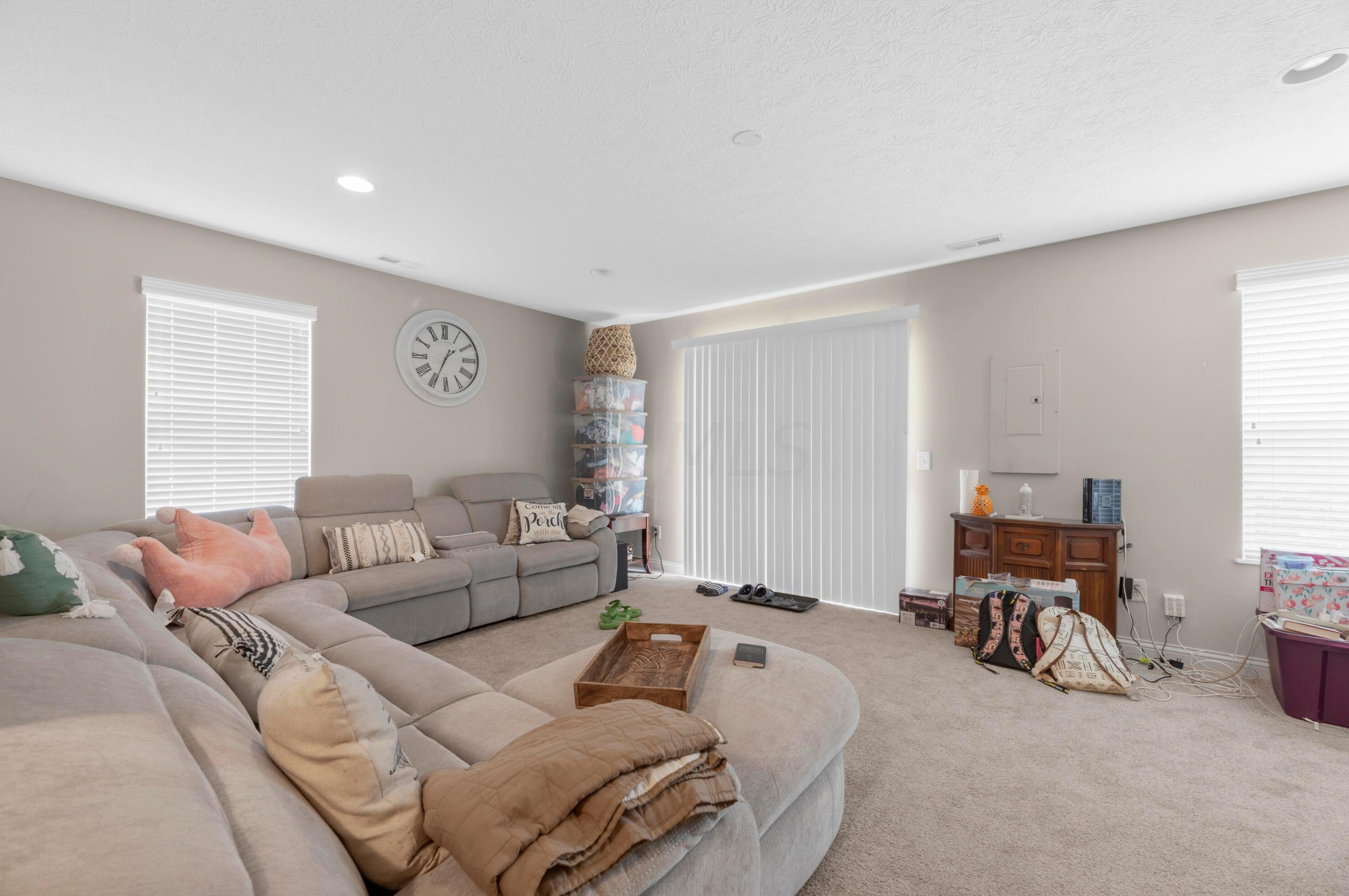 2844 Acarie Dr, Columbus OH  43219-6197 exterior