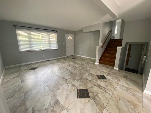 1559 Orson Dr, Columbus OH  43207-3335 exterior