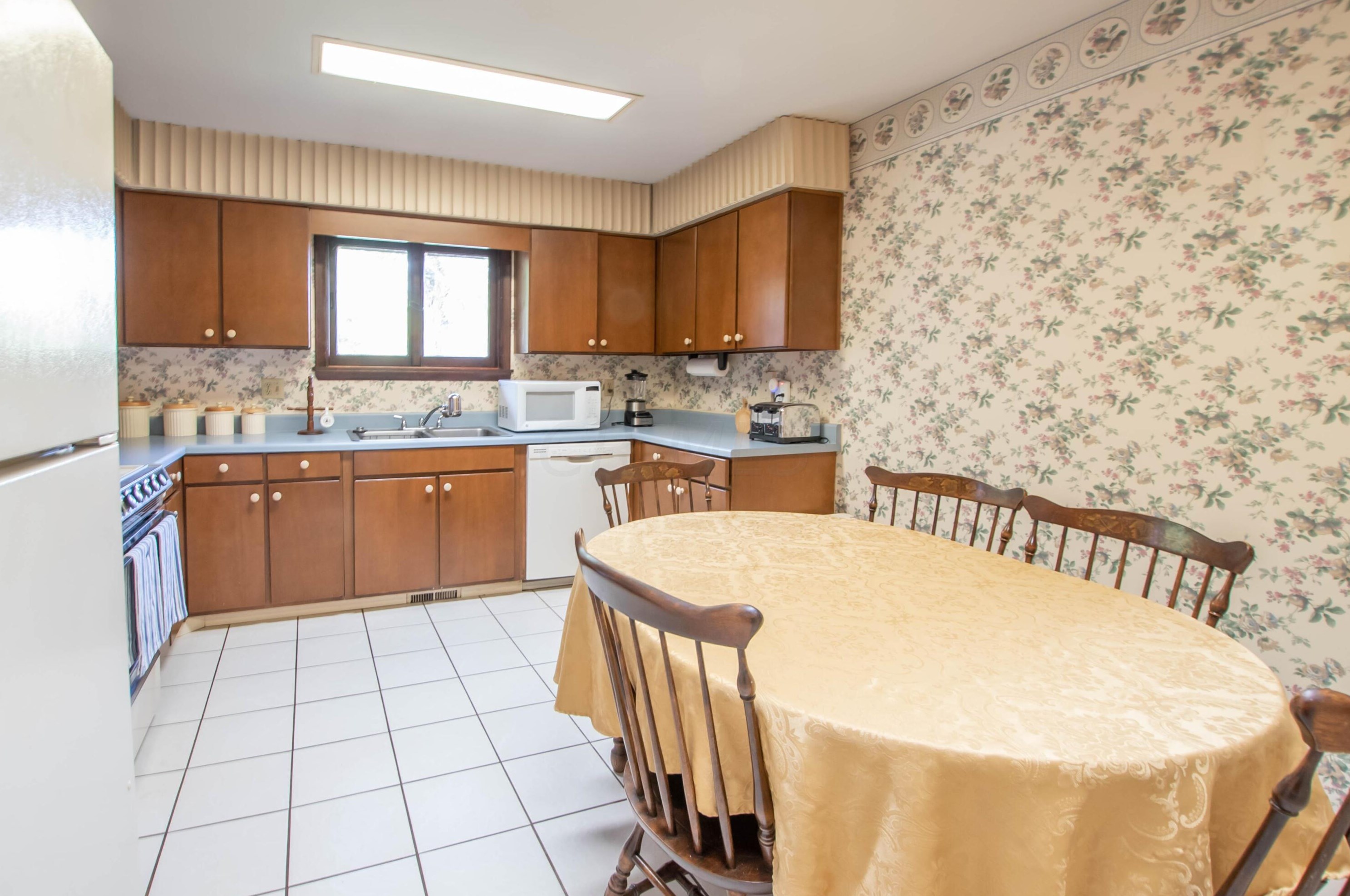 4376 Dublin Rd, Columbus OH 43221-5001 exterior