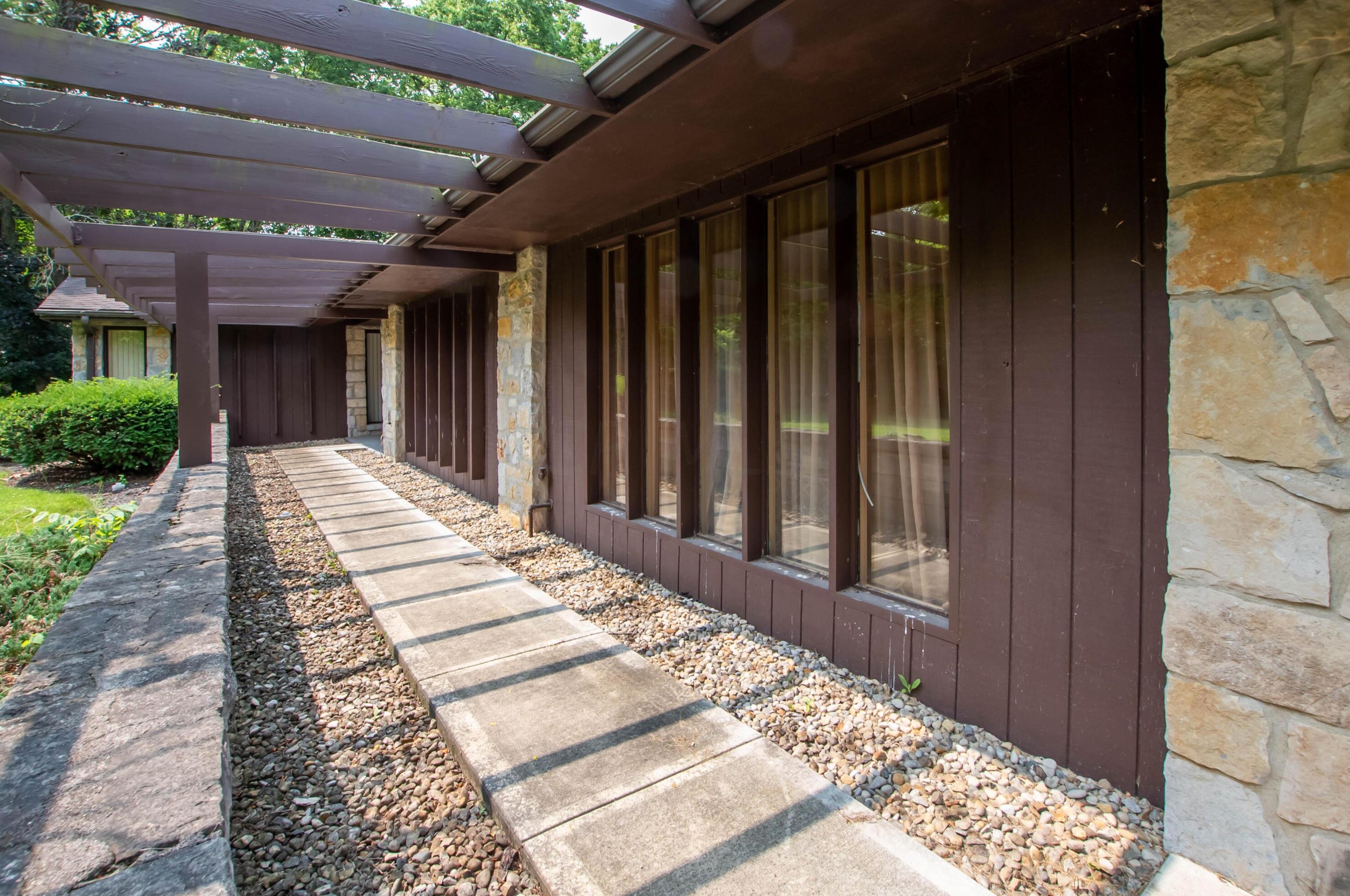 4376 Dublin Rd, Columbus OH 43221-5001 exterior