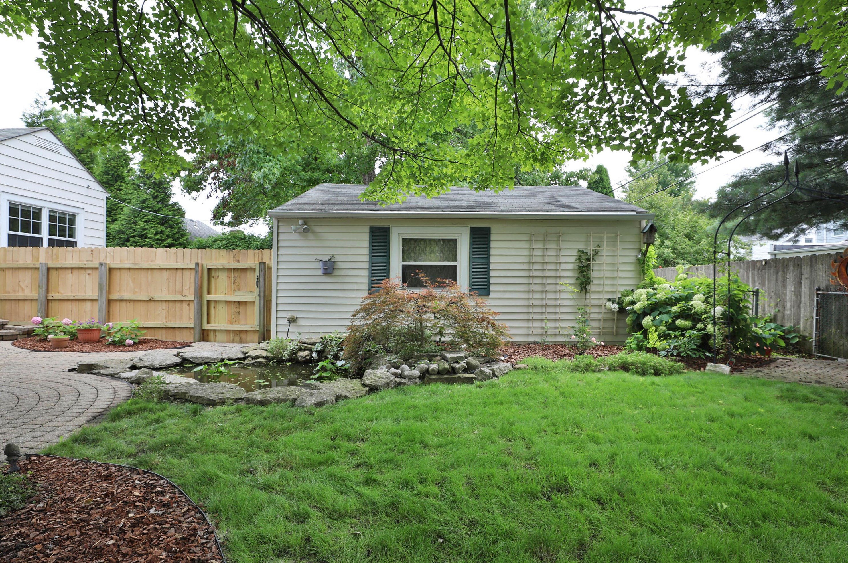 543 Richards Rd, Columbus OH 43214-3749 exterior