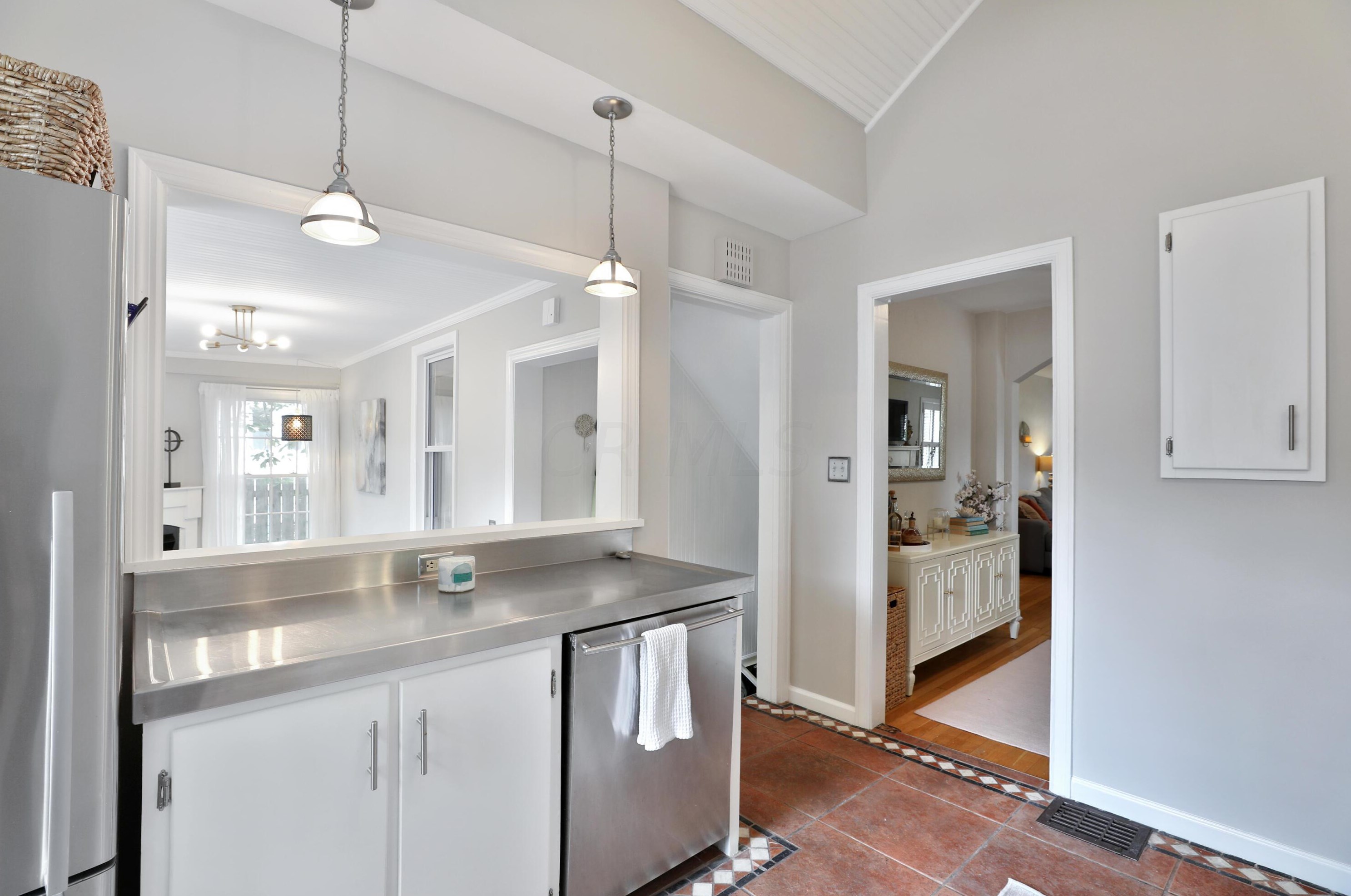 543 Richards Rd, Columbus OH 43214-3749 exterior