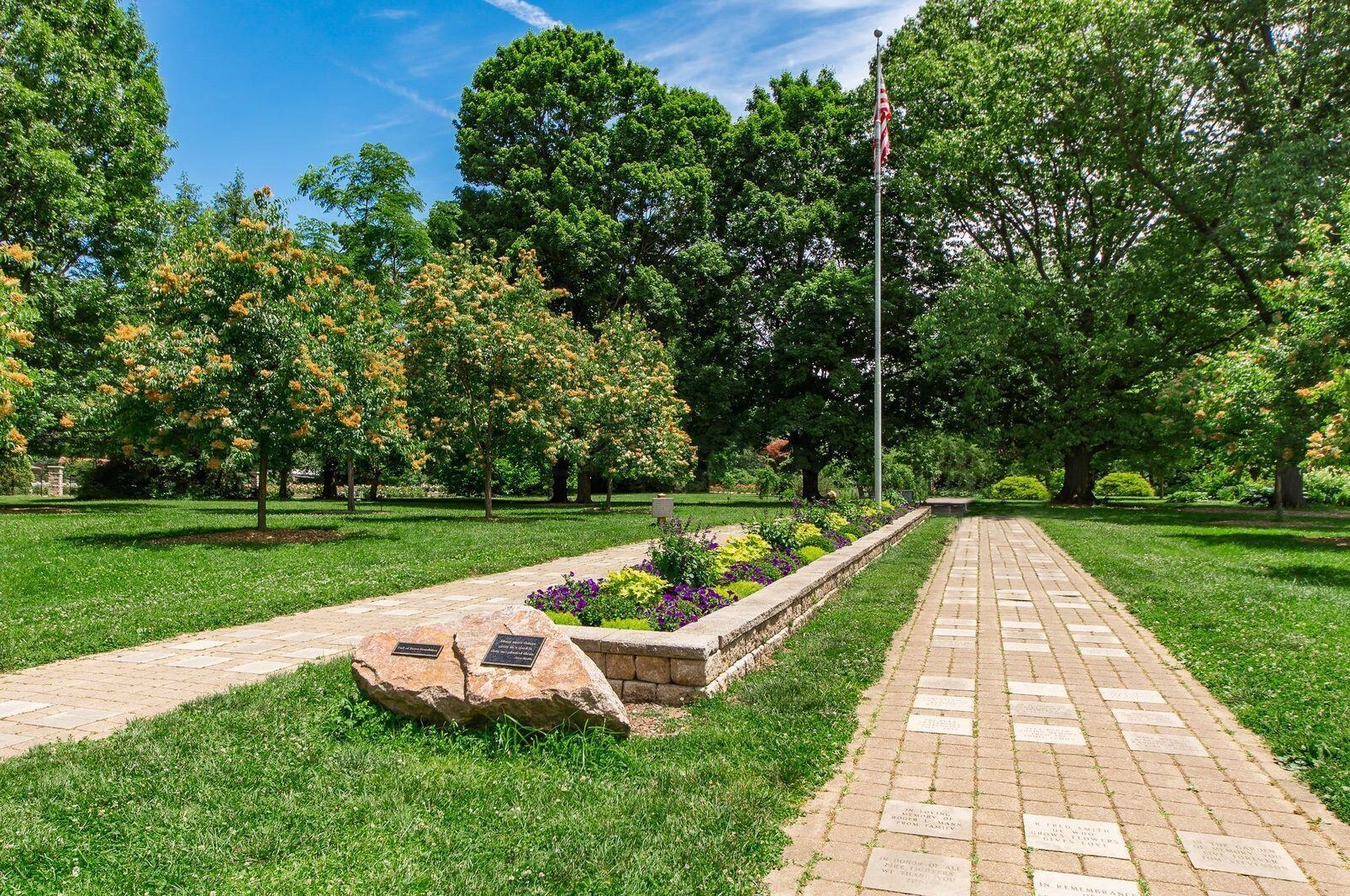 543 Richards Rd, Columbus OH 43214-3749 exterior