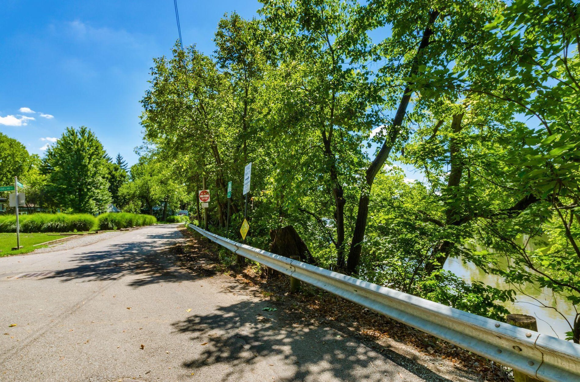 543 Richards Rd, Columbus OH 43214-3749 exterior